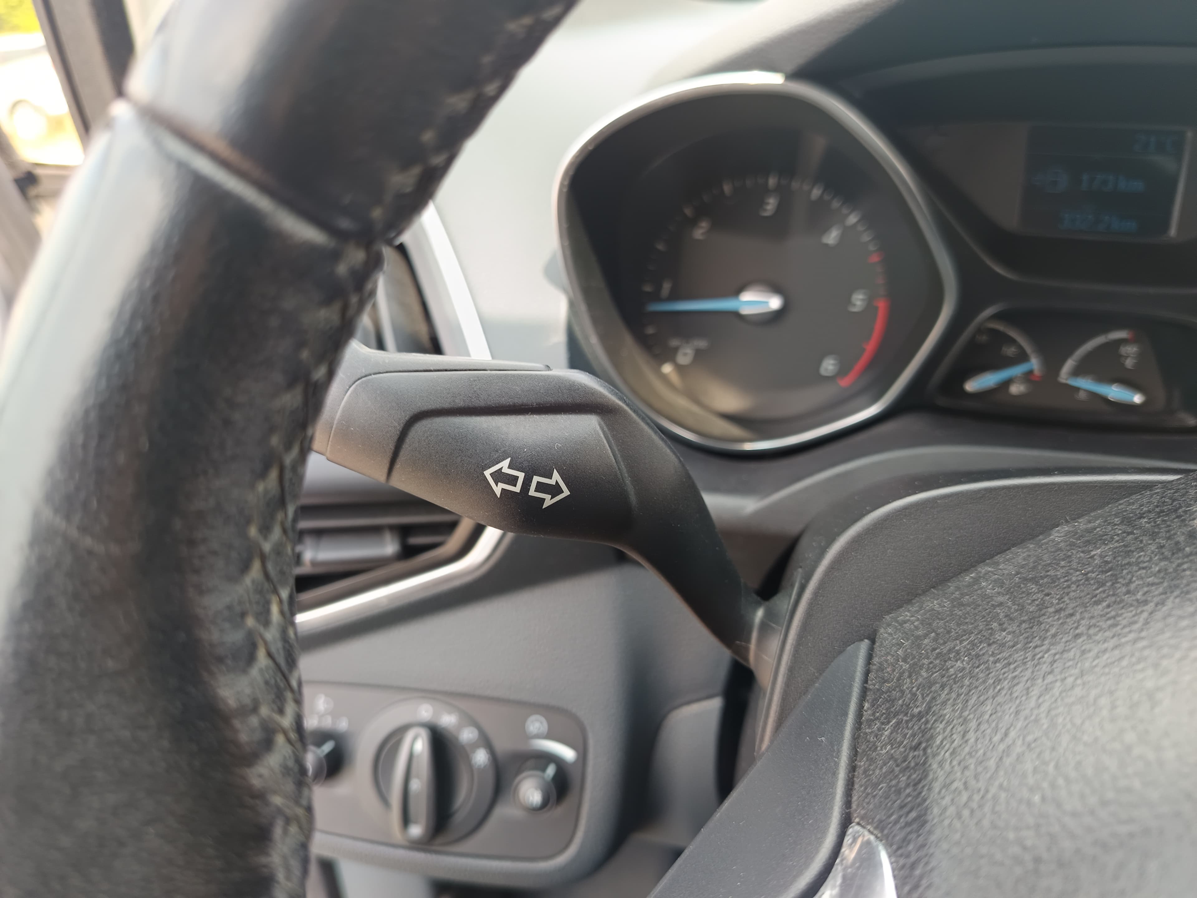 Ford C-Max · Ano 2011 — imagen 41