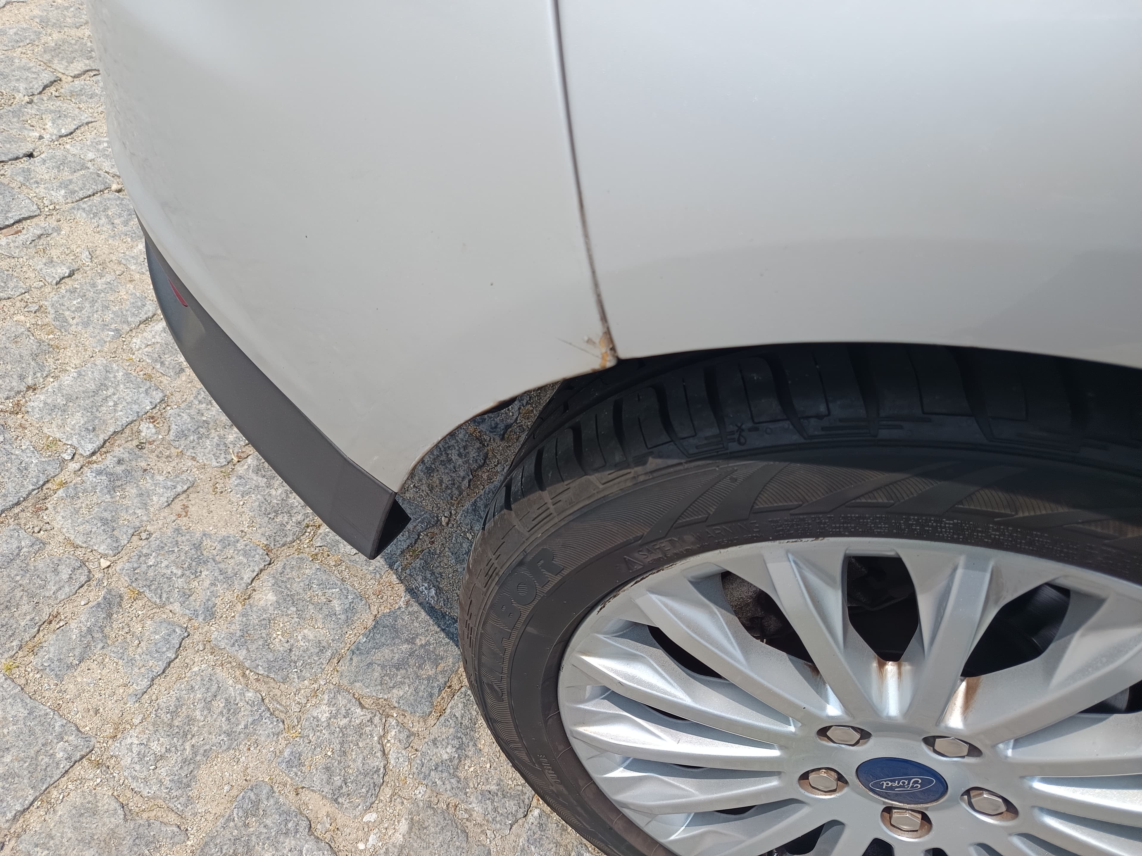 Ford C-Max · Ano 2011 — imagen 9