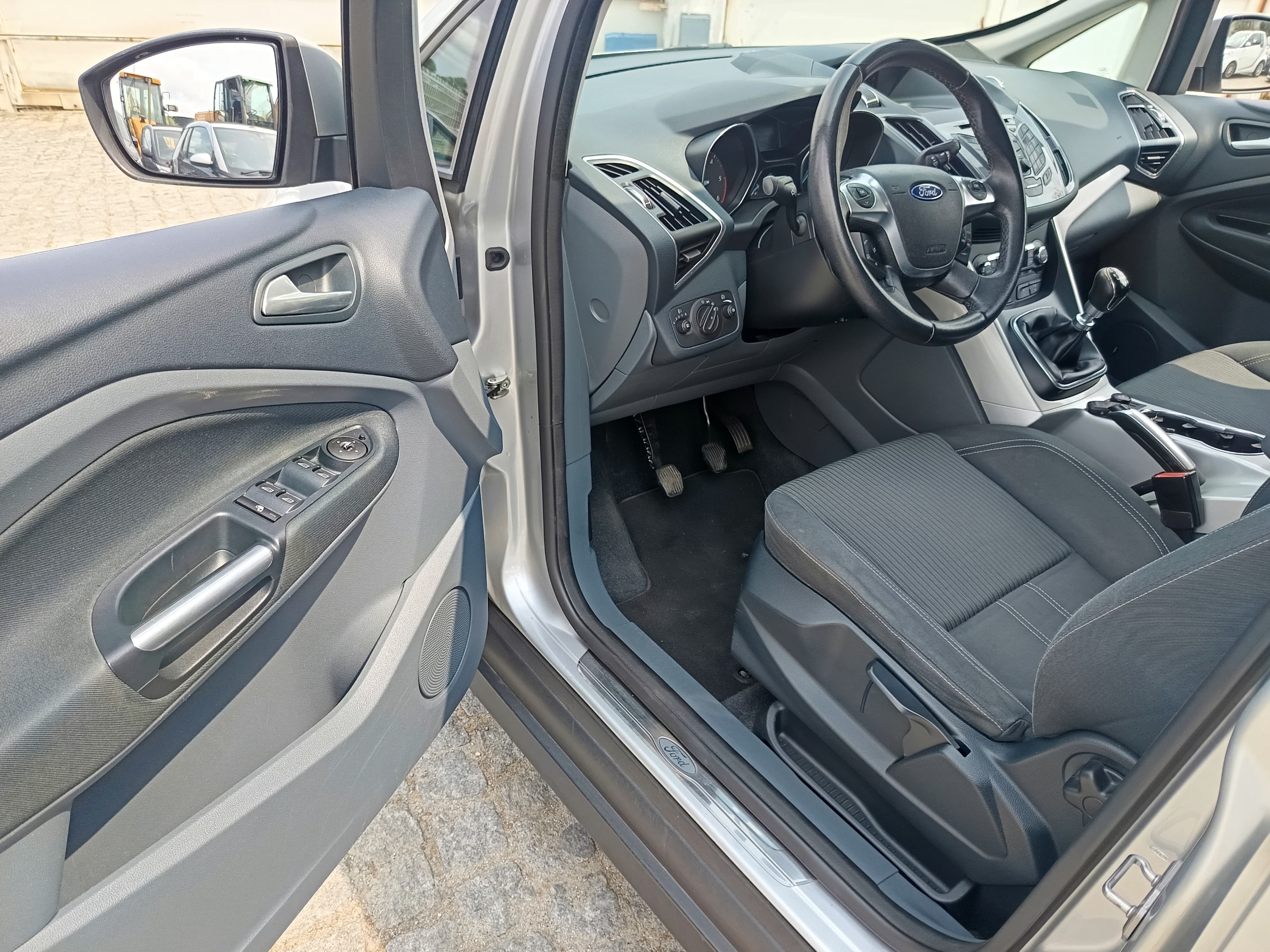 Ford C-Max · Ano 2011 — imagen 30
