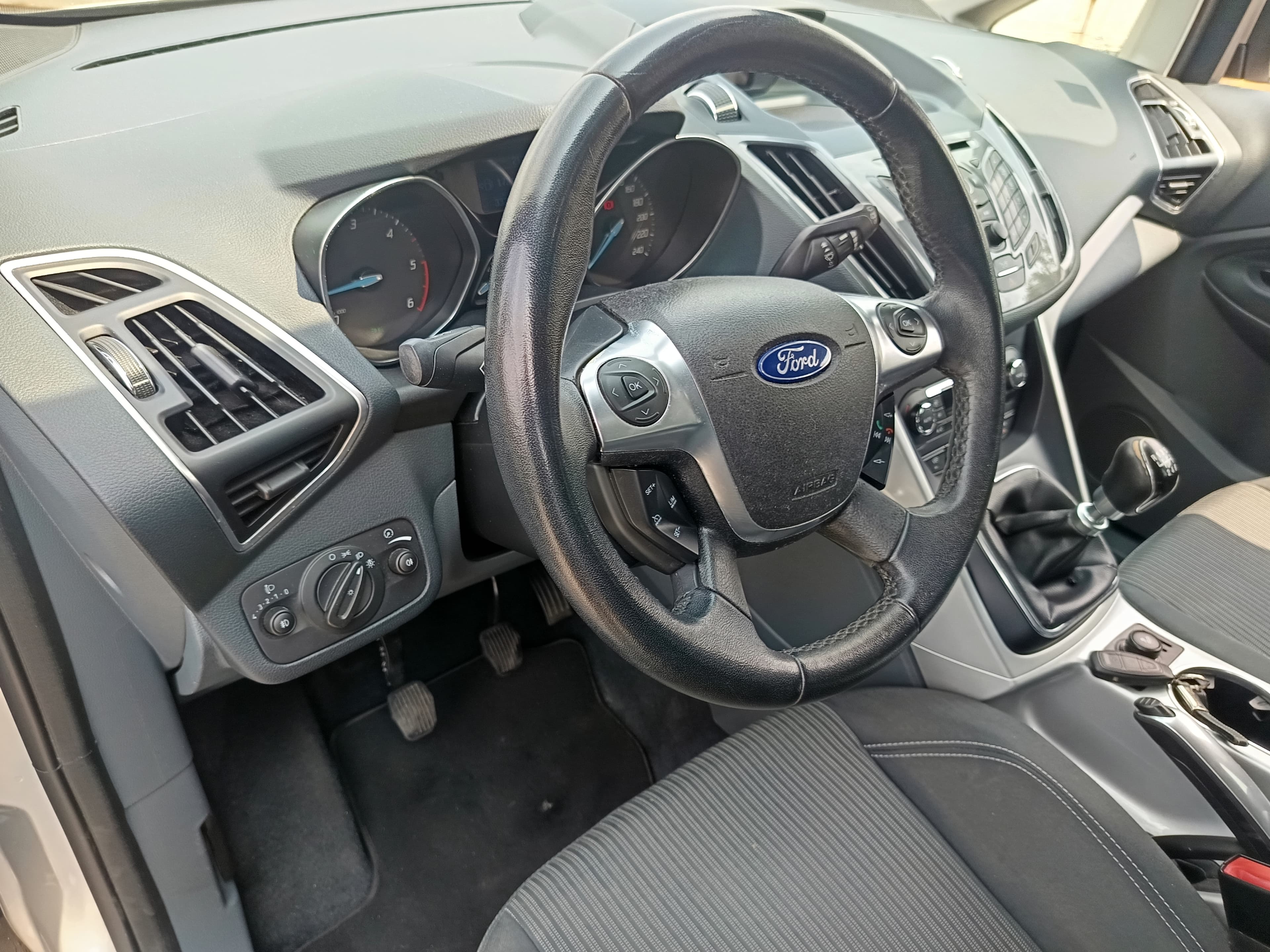 Ford C-Max · Ano 2011 — imagen 37