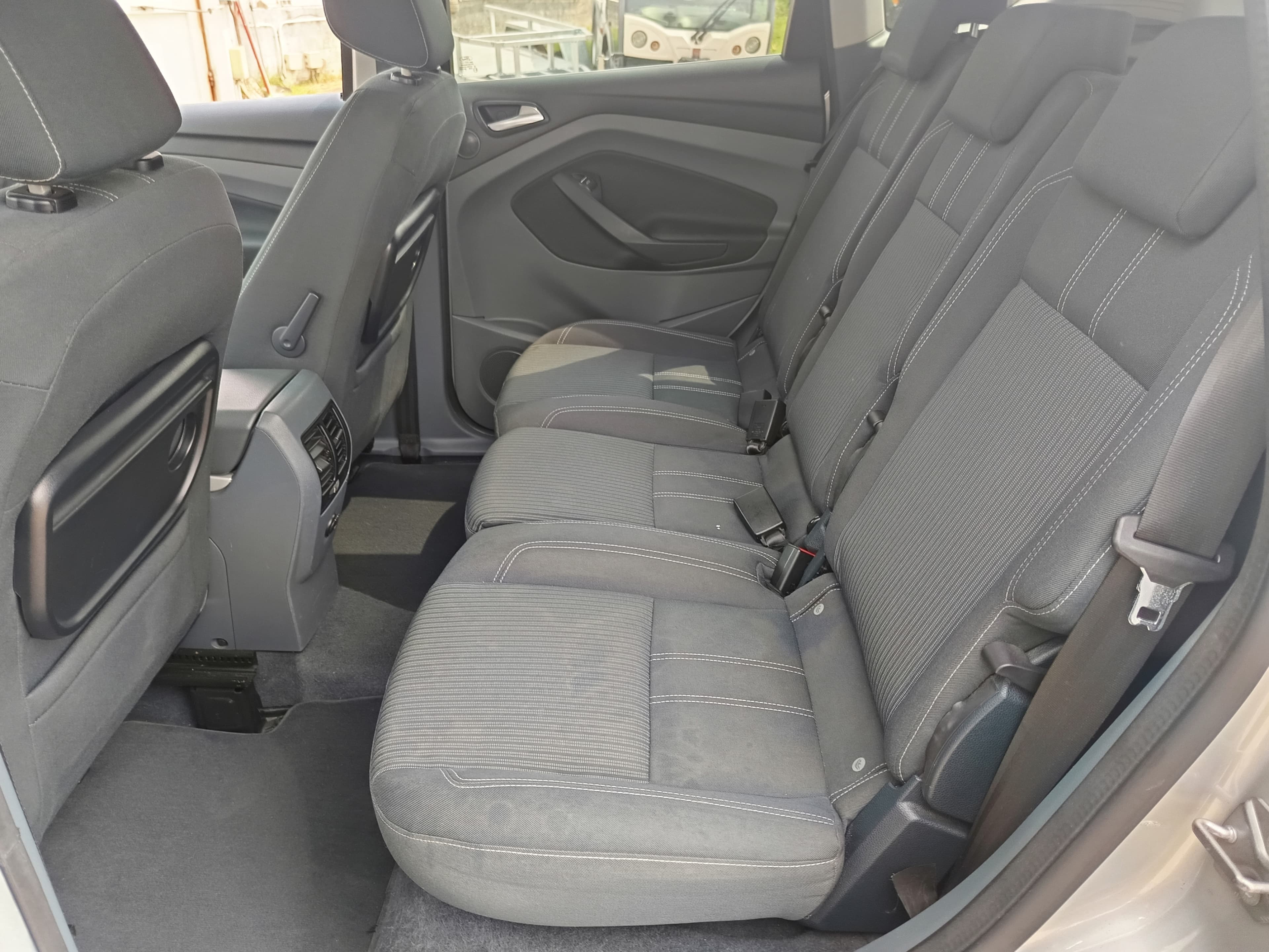 Ford C-Max · Ano 2011 — imagen 29