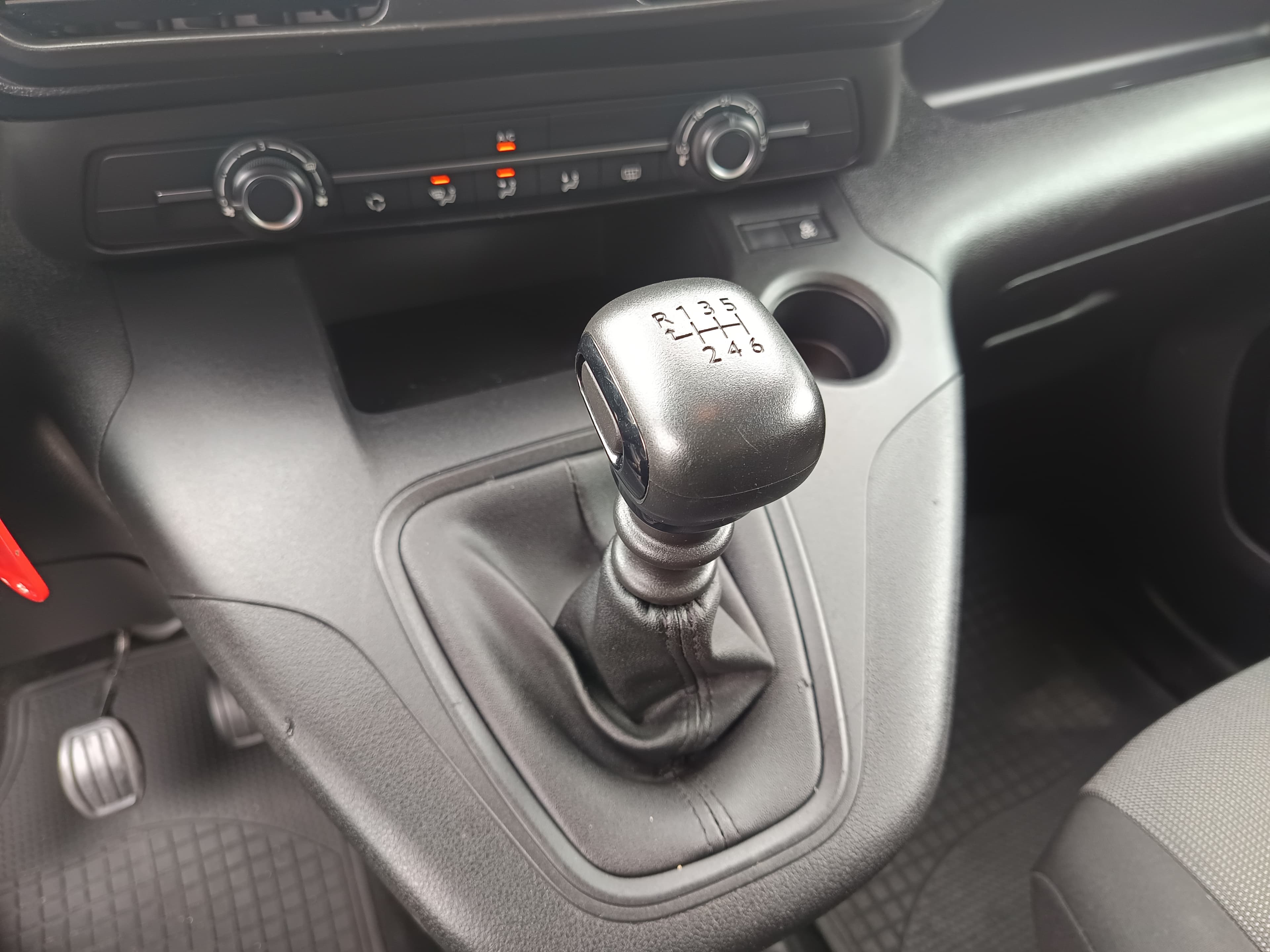 Peugeot Rifter · Ano 2021 — imagem 30