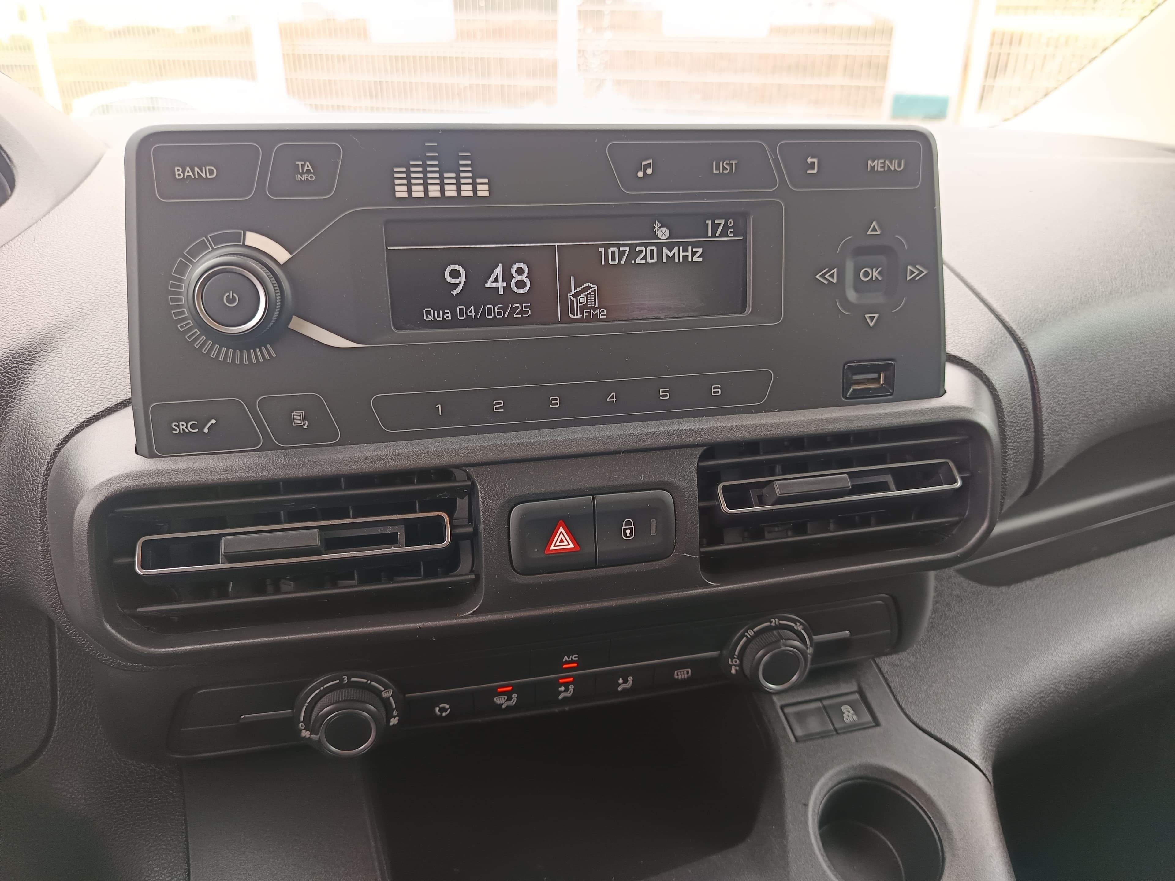 Peugeot Rifter · Ano 2021 — imagem 29