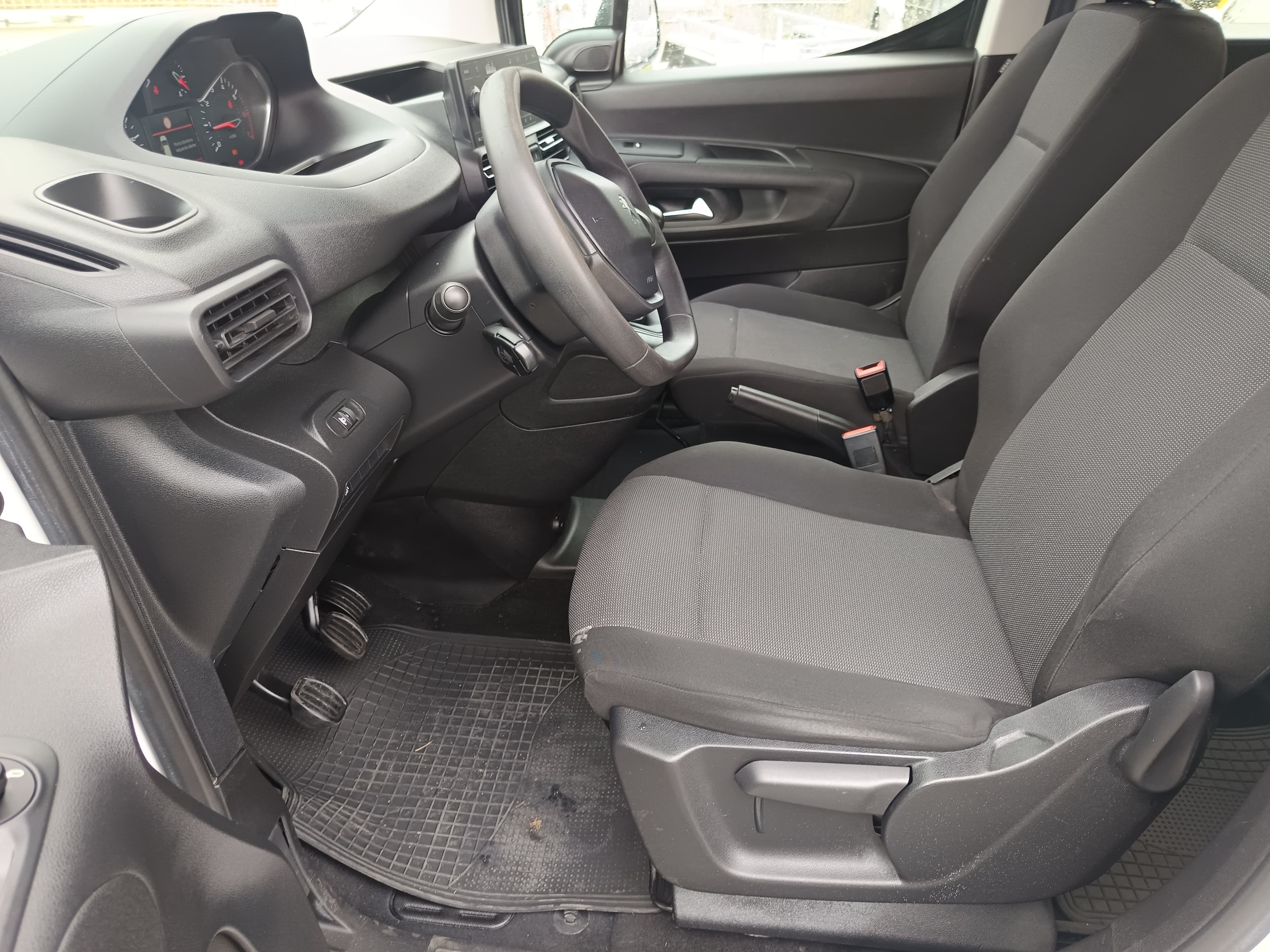 Peugeot Rifter · Ano 2021 — imagem 25
