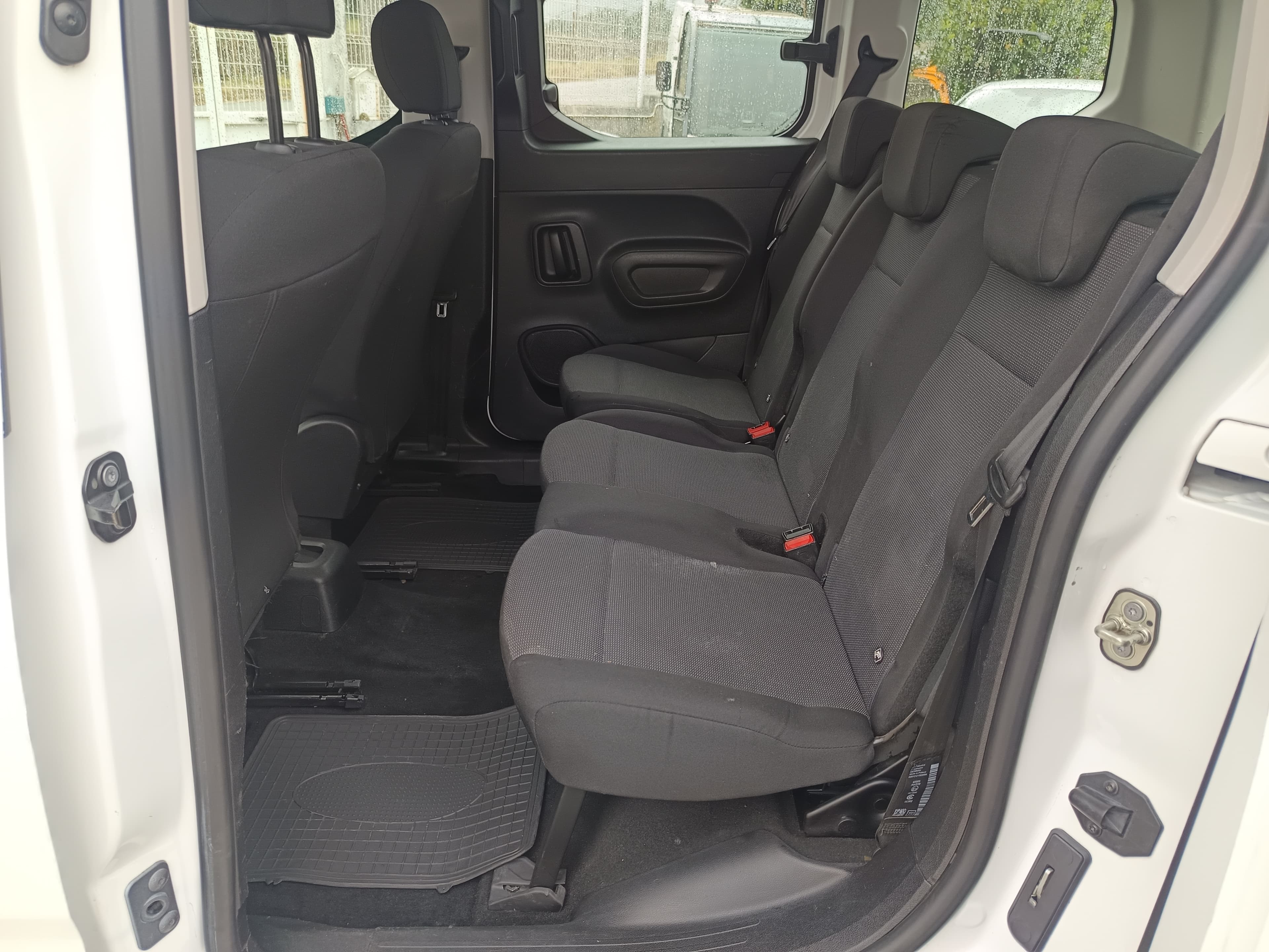 Peugeot Rifter · Ano 2021 — imagem 22