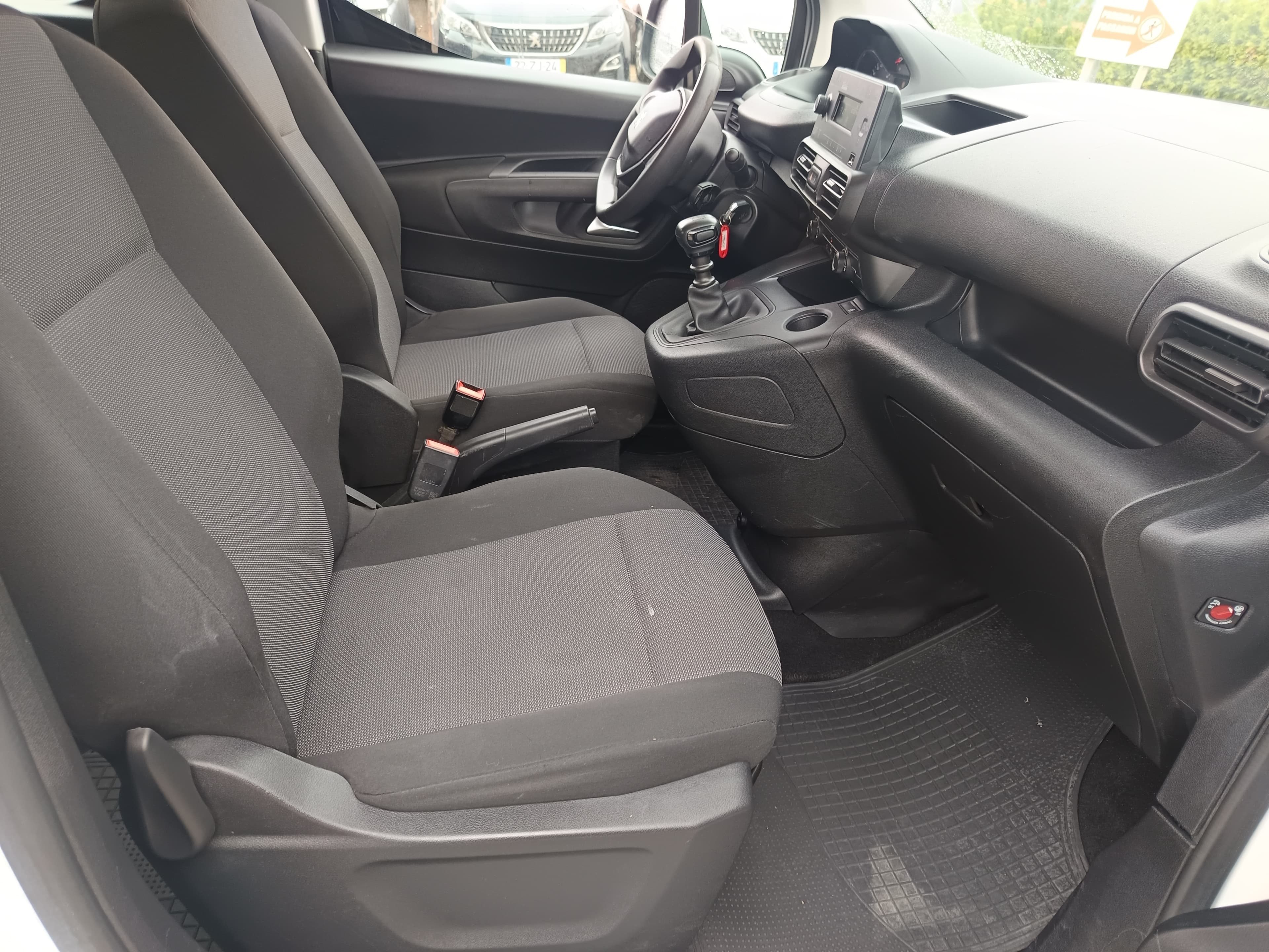 Peugeot Rifter · Ano 2021 — imagem 20