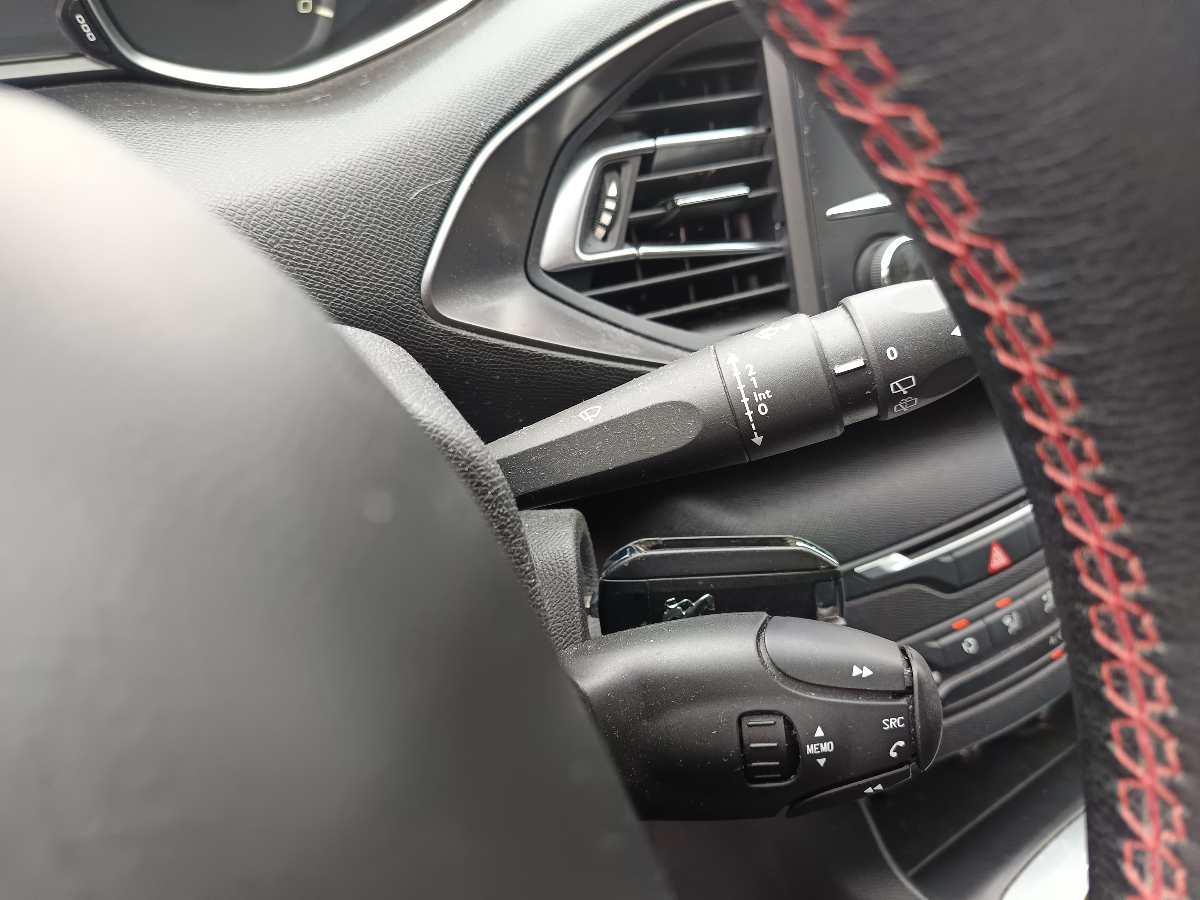 Peugeot 308 · Ano 2014 — imagen 24