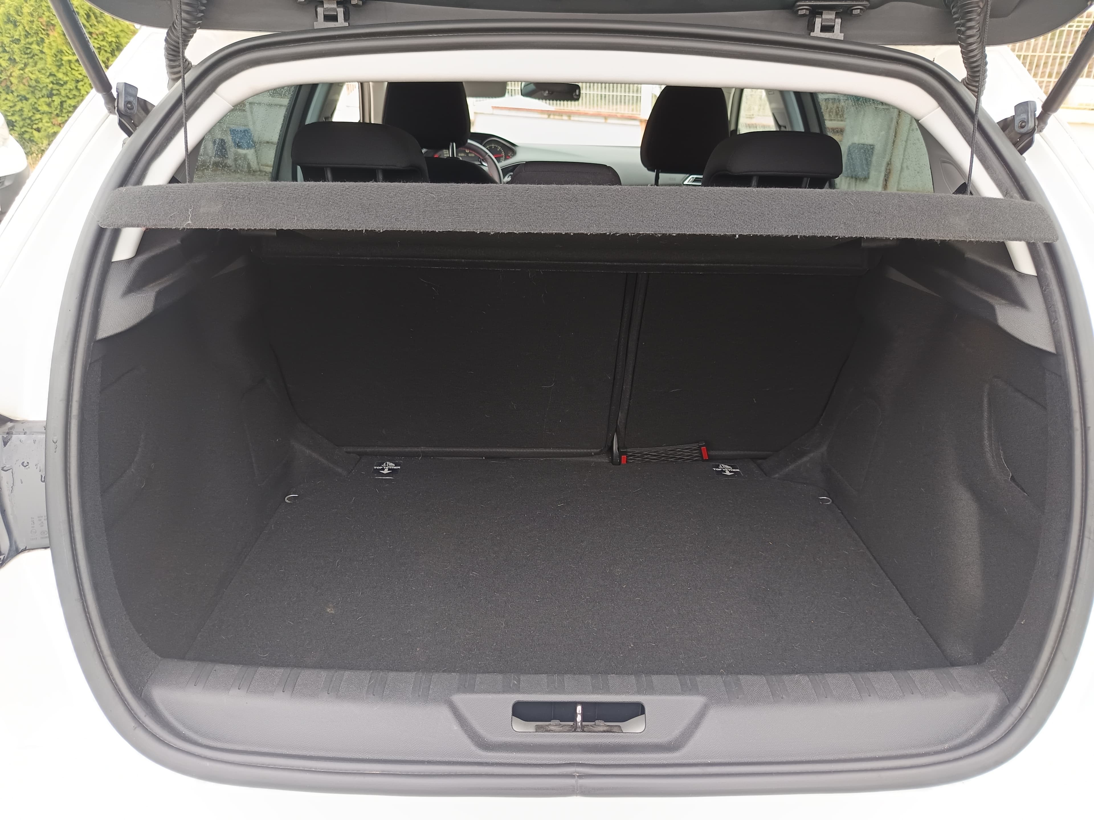 Peugeot 308 · Ano 2014 — imagen 17