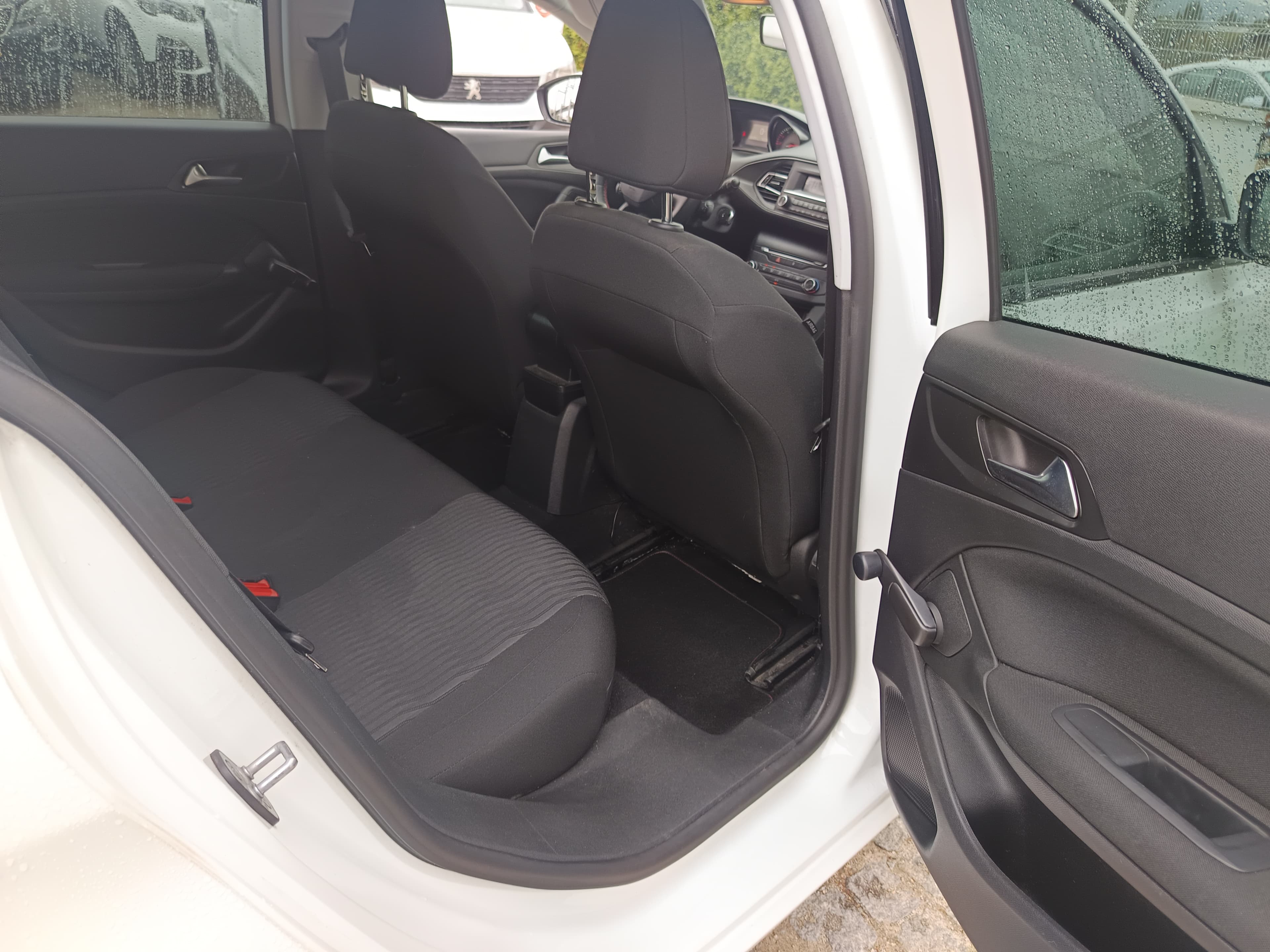 Peugeot 308 · Ano 2014 — imagen 27