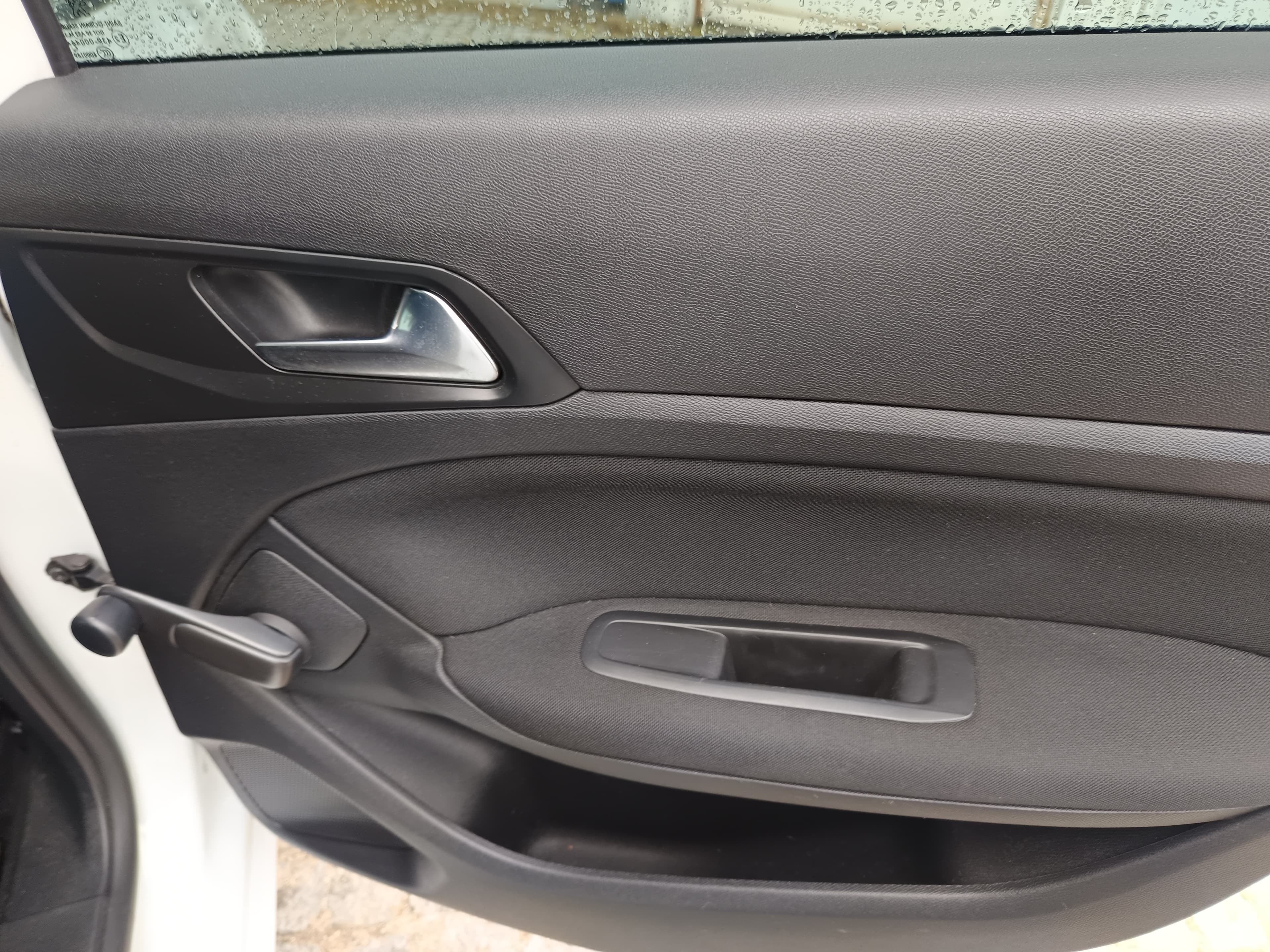 Peugeot 308 · Ano 2014 — imagen 28
