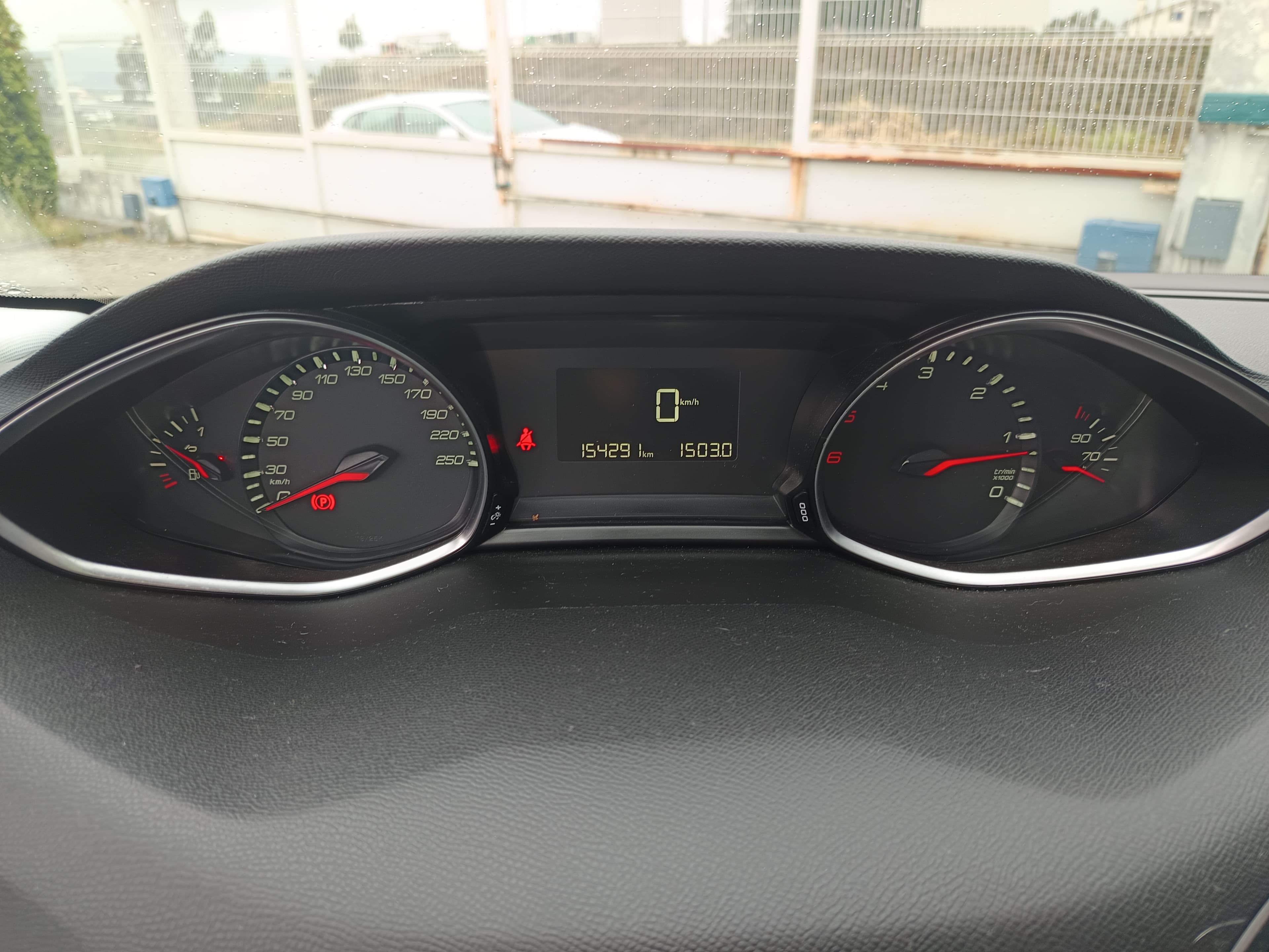 Peugeot 308 · Ano 2014 — imagen 23