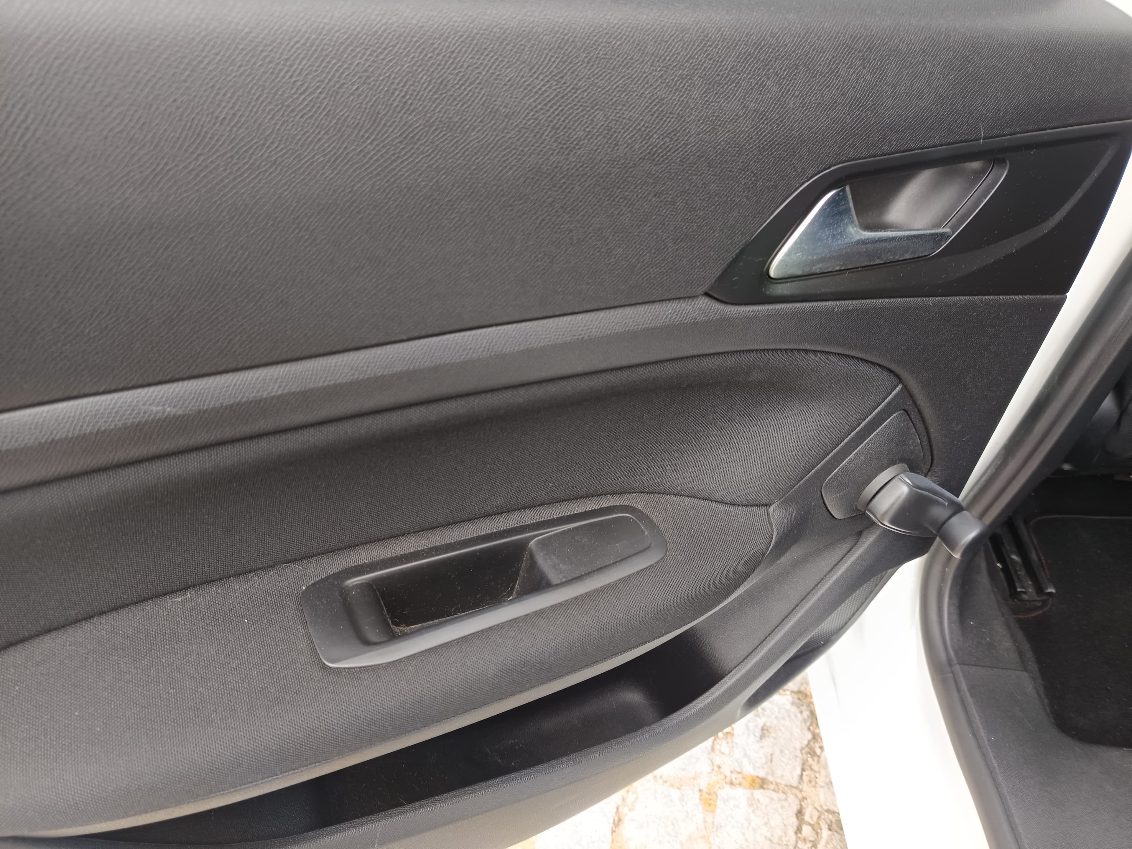 Peugeot 308 · Ano 2014 — imagen 35