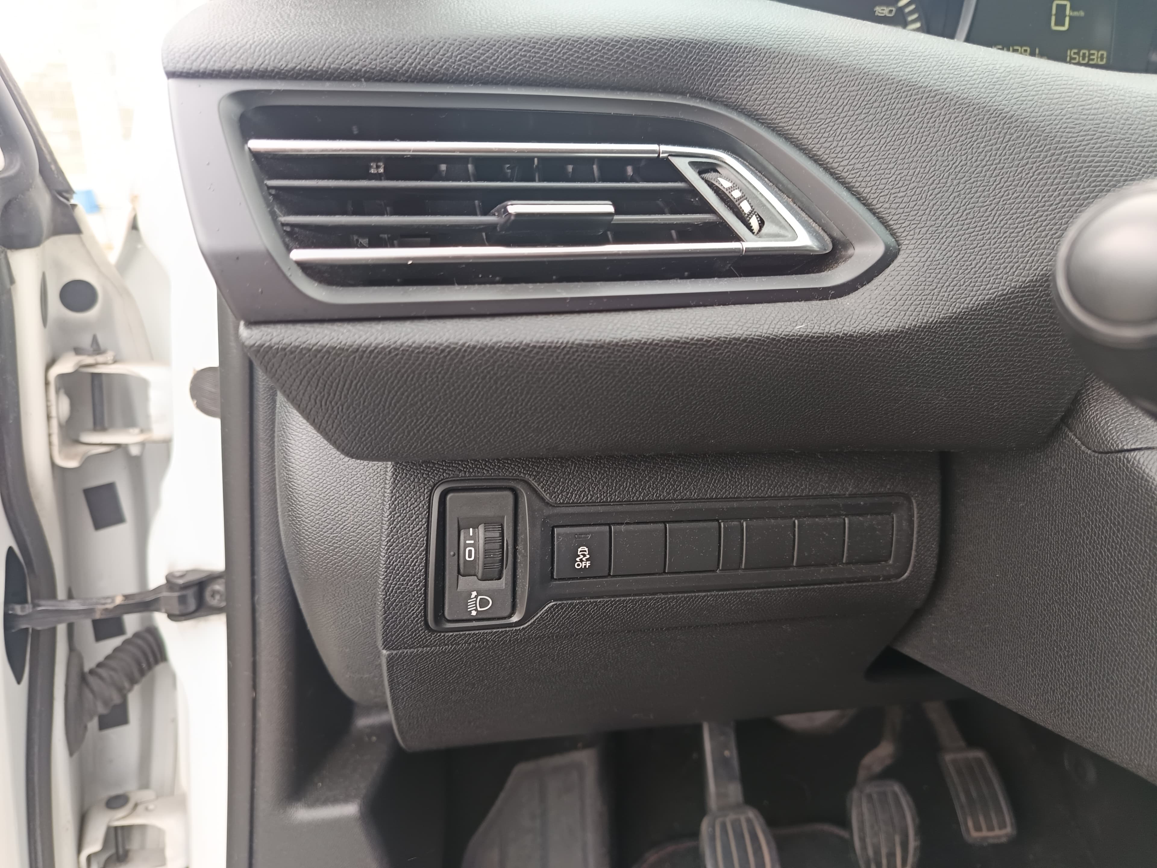 Peugeot 308 · Ano 2014 — imagen 26