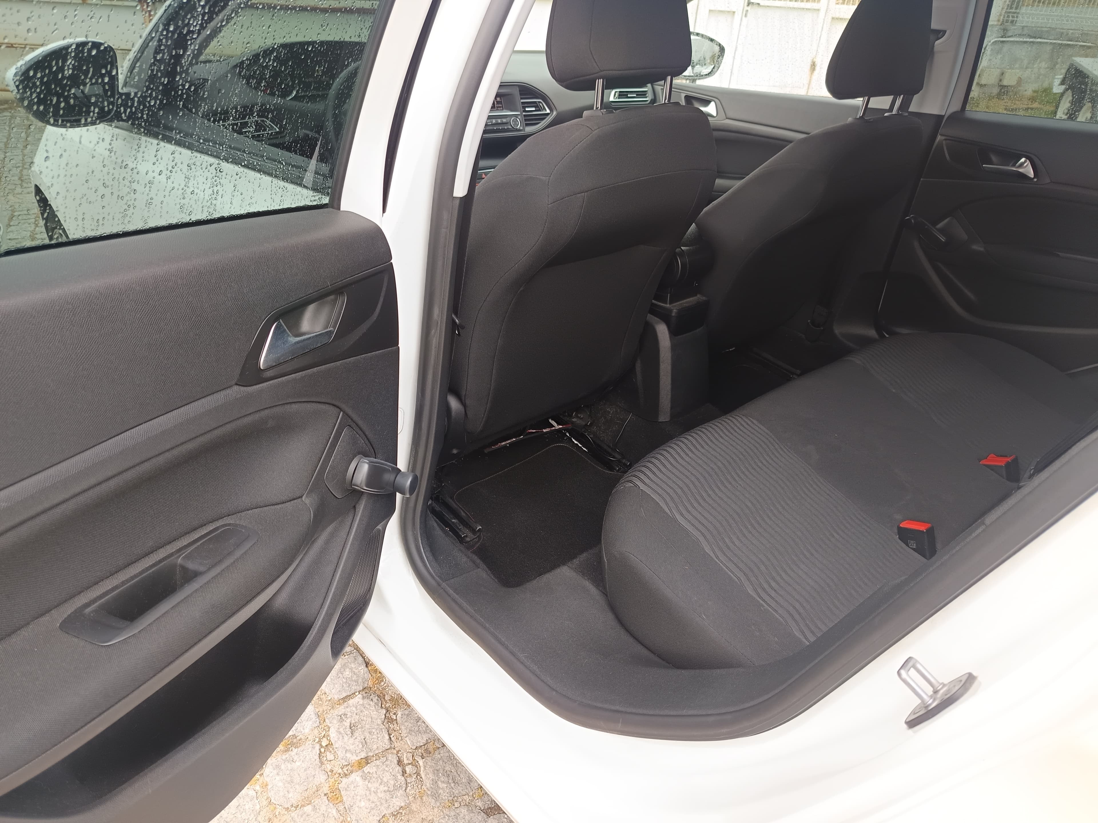 Peugeot 308 · Ano 2014 — imagen 34