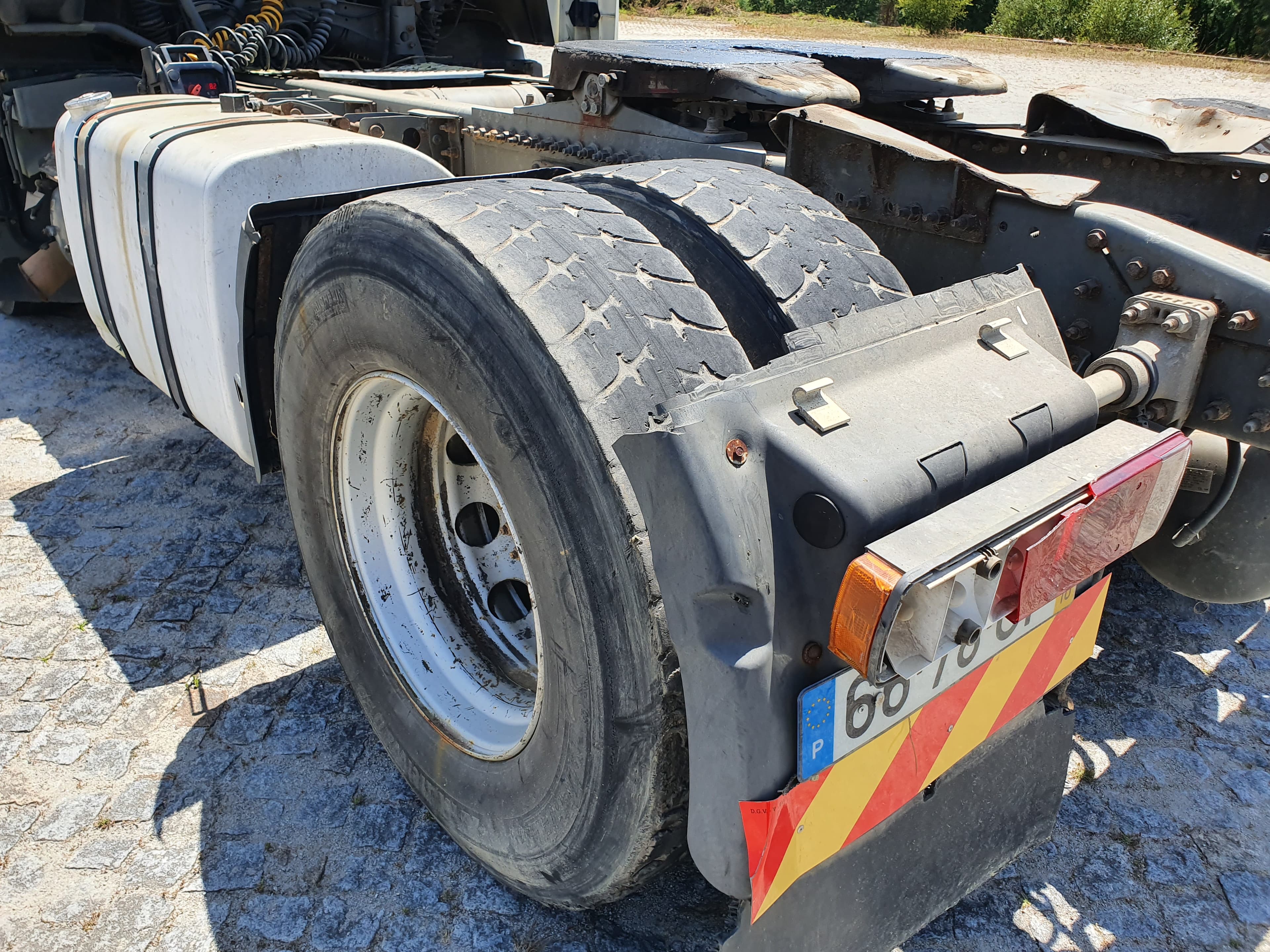 Volvo FH 12 420 · Ano 2002 — image 7