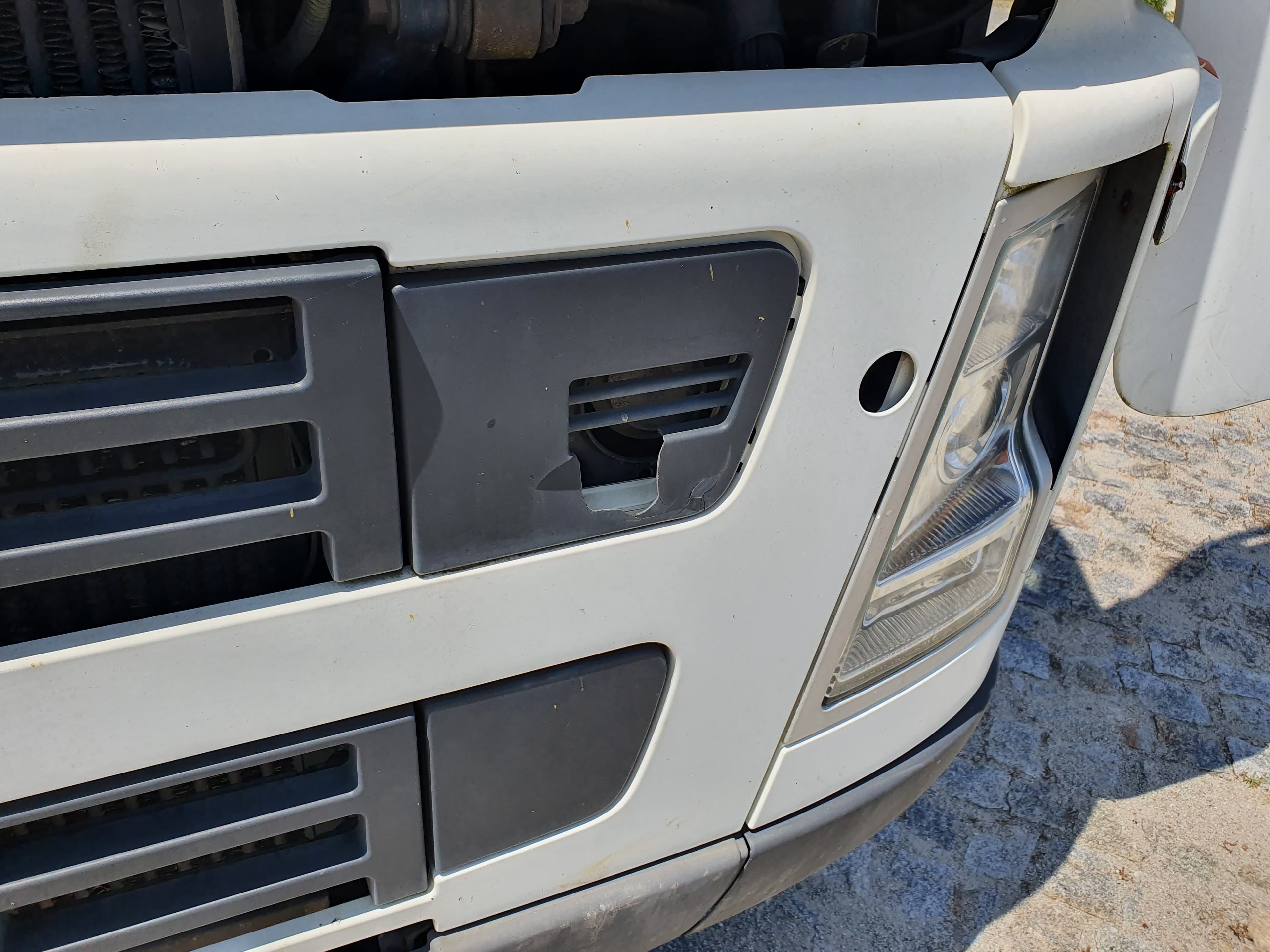 Volvo FH 12 420 · Ano 2002 — image 11