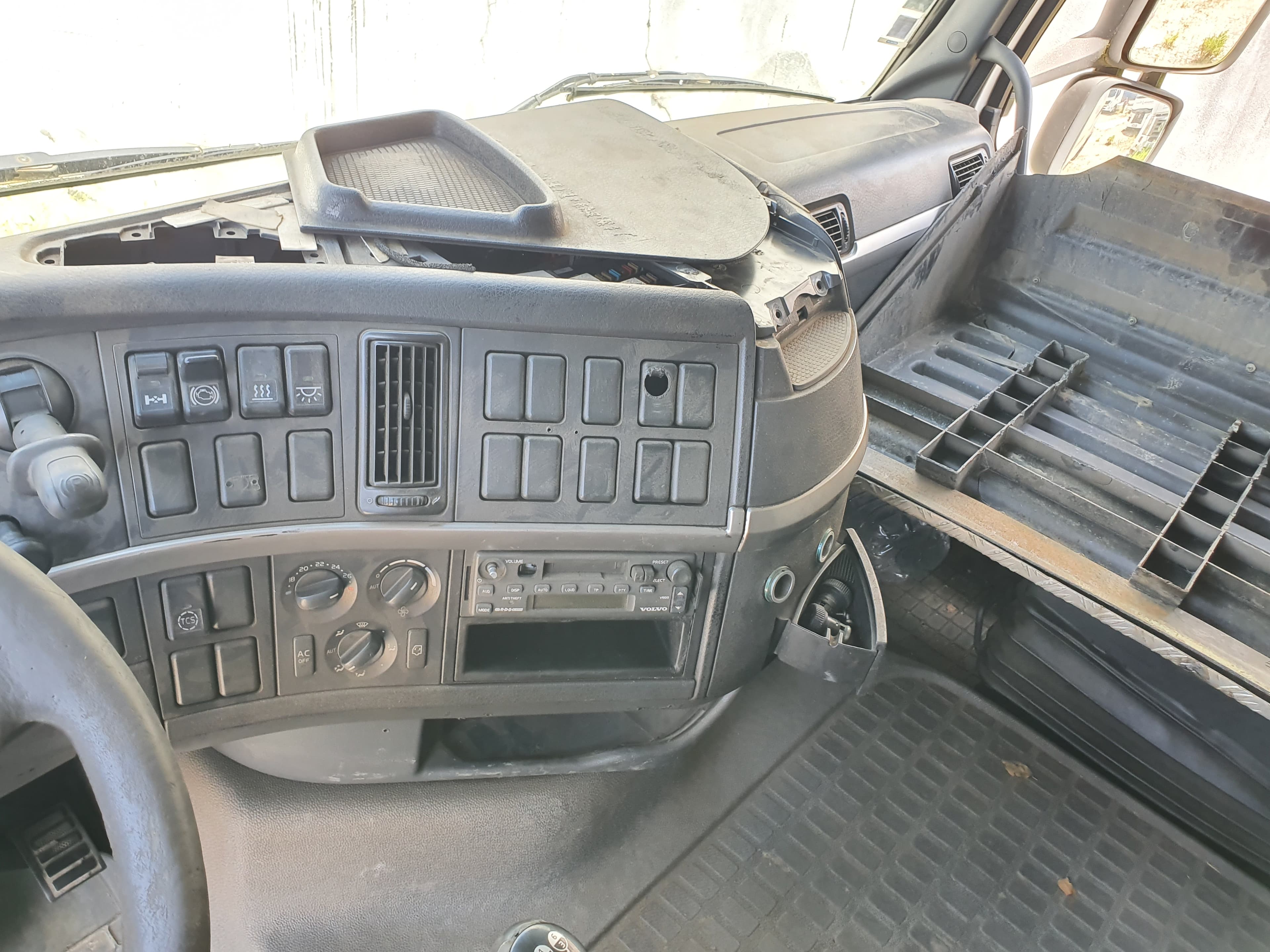 Volvo FH 12 420 · Ano 2002 — image 20