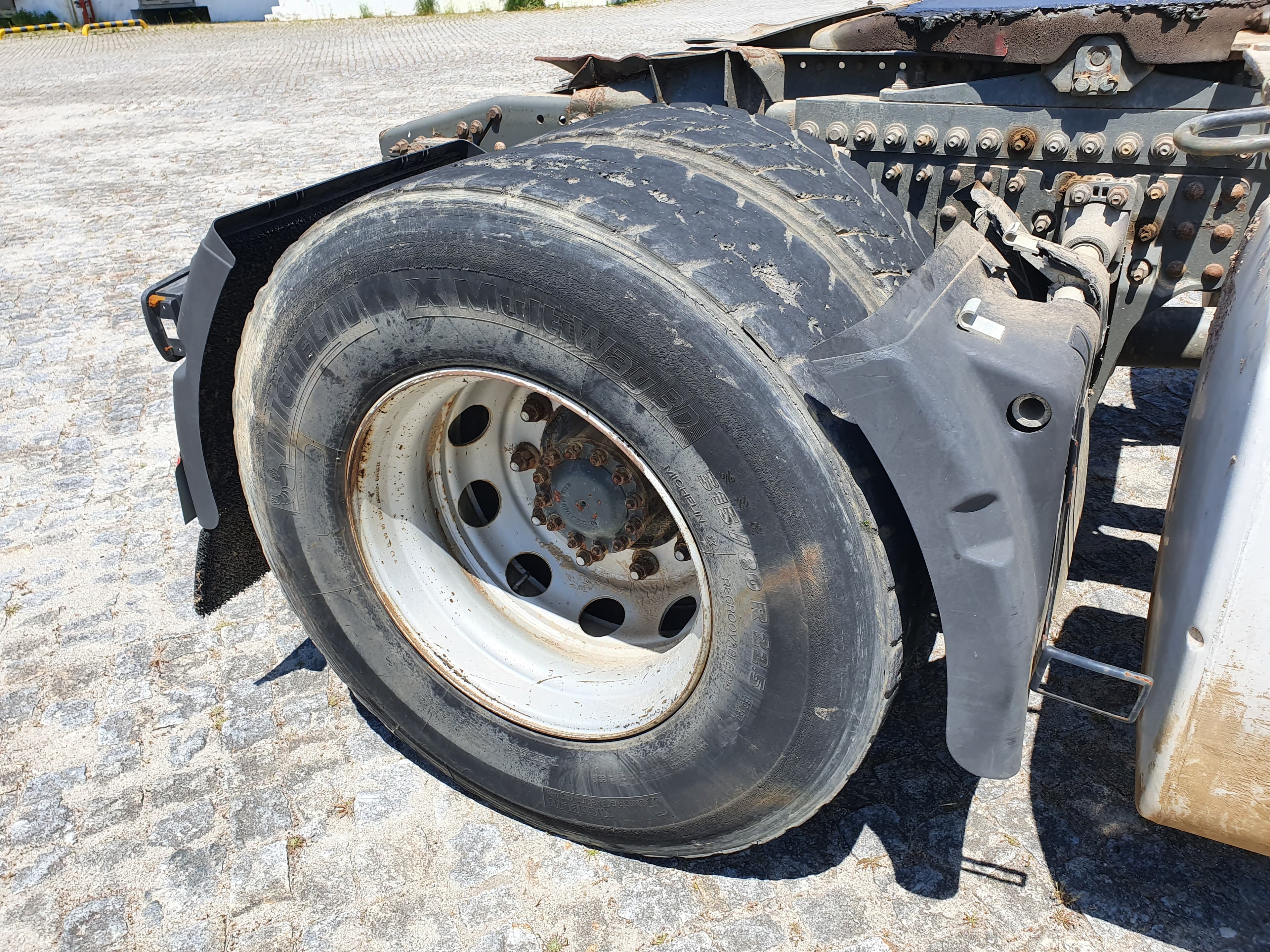 Volvo FH 12 420 · Ano 2002 — image 13