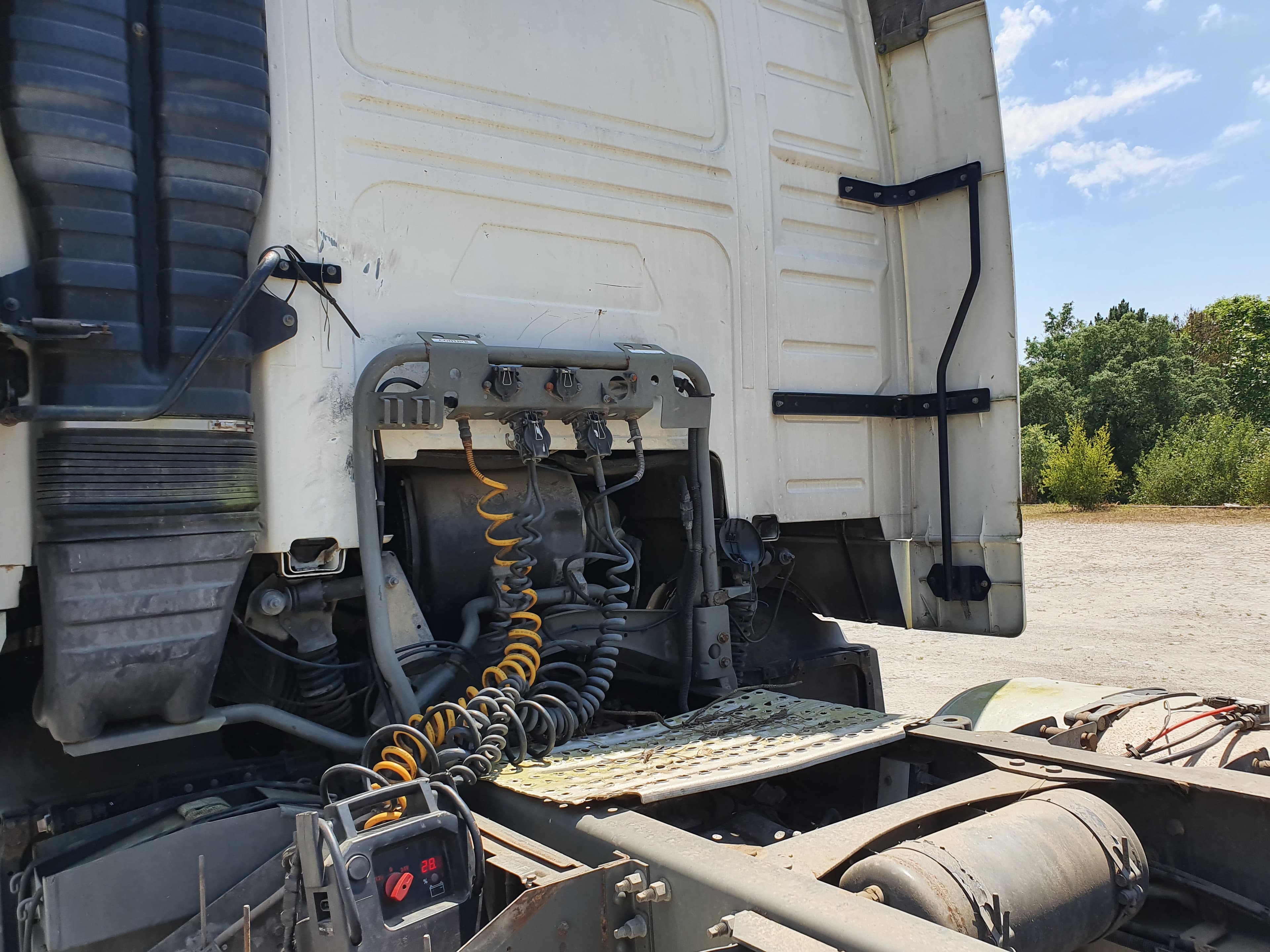 Volvo FH 12 420 · Ano 2002 — image 8