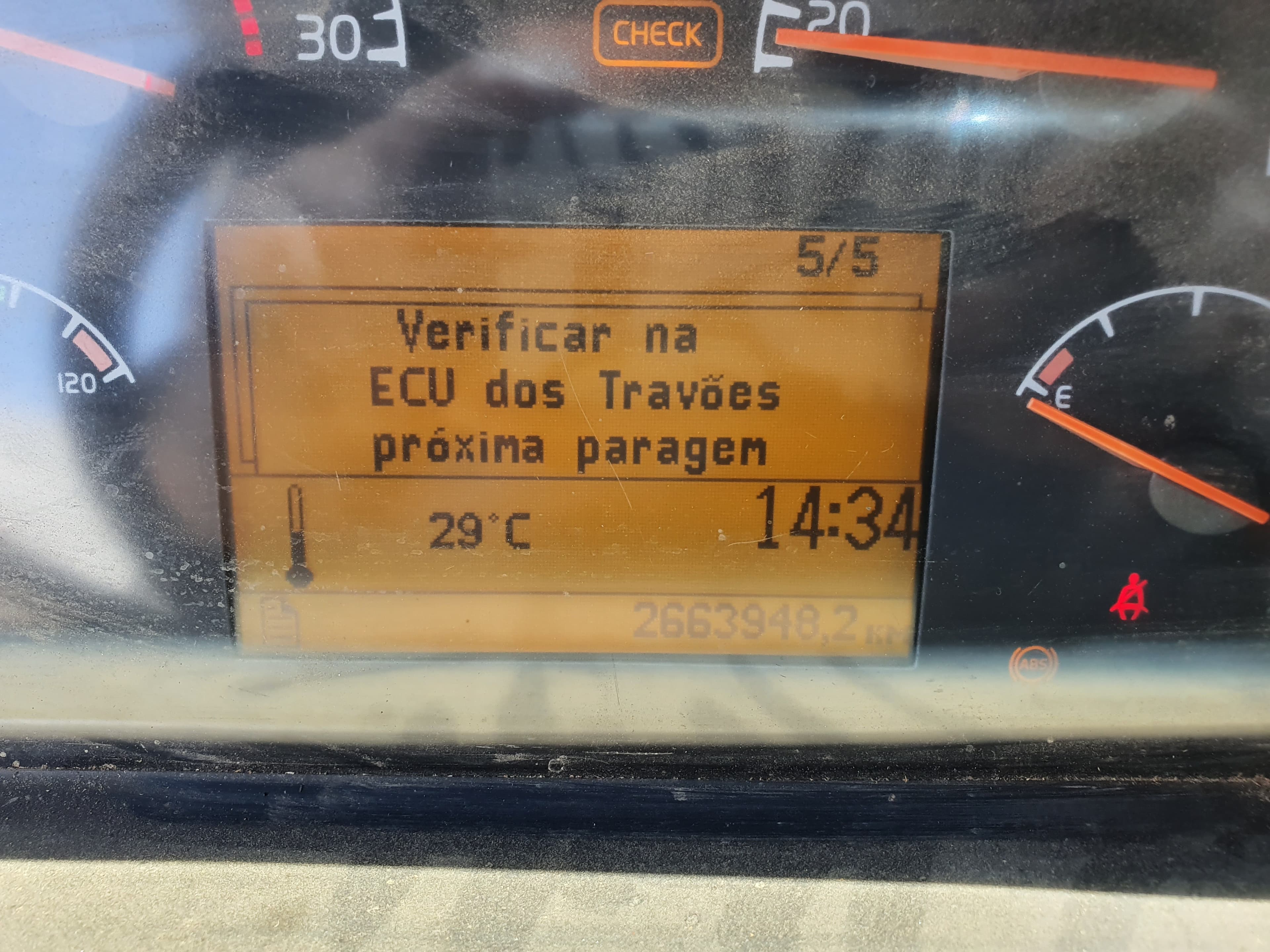 Volvo FH 12 420 · Ano 2002 — image 10