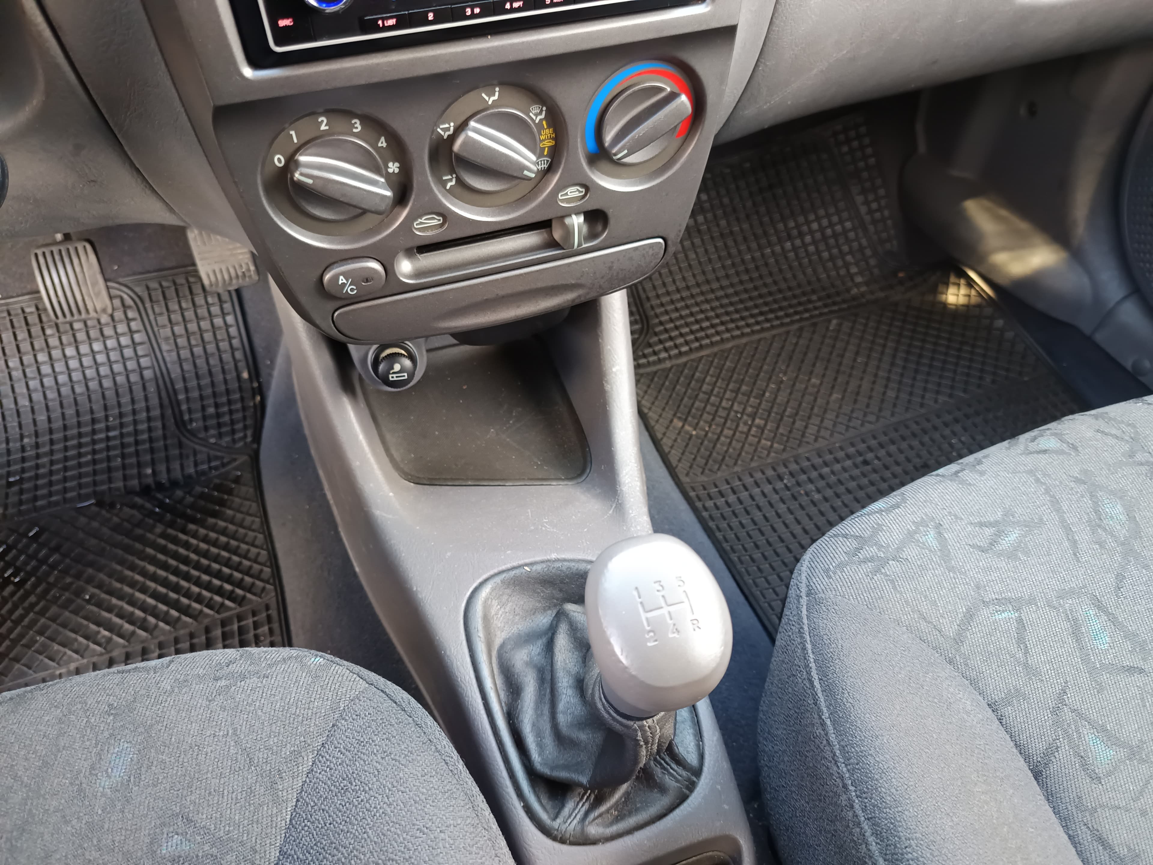 Hyundai Accent · Ano 2002 — imagen 43