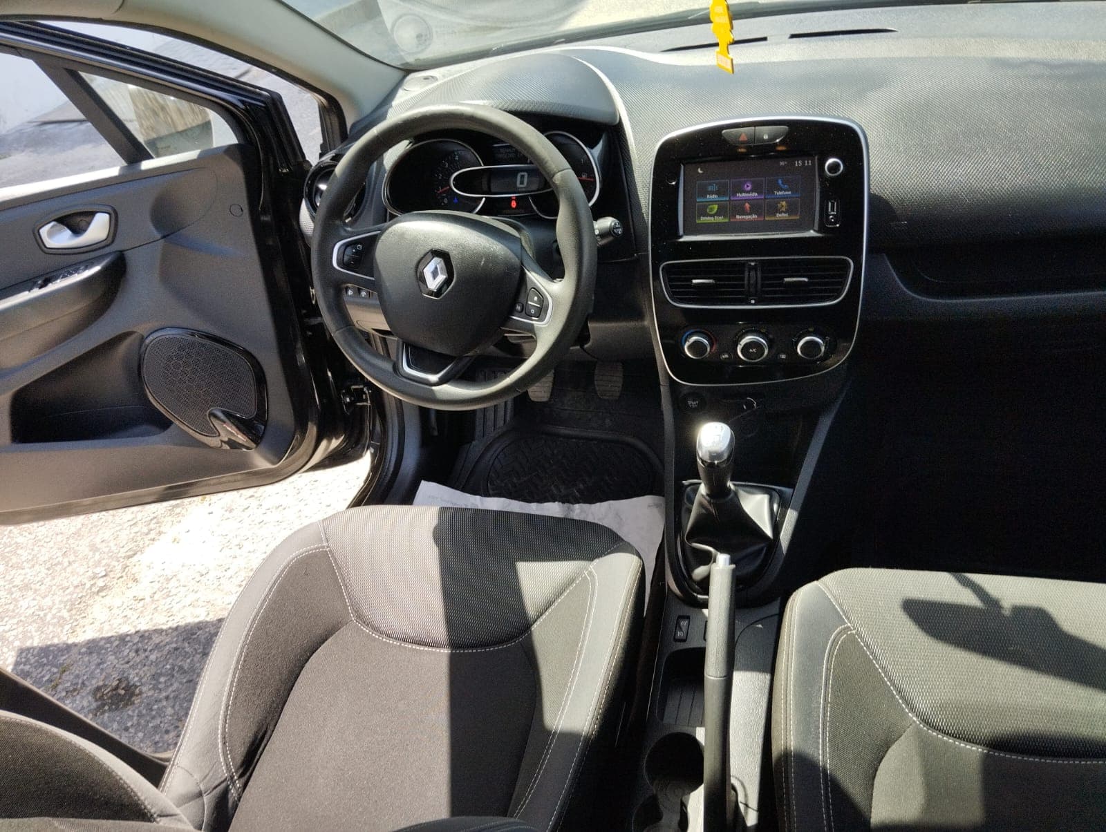Renault Clio · Ano 2017 — imagem 19
