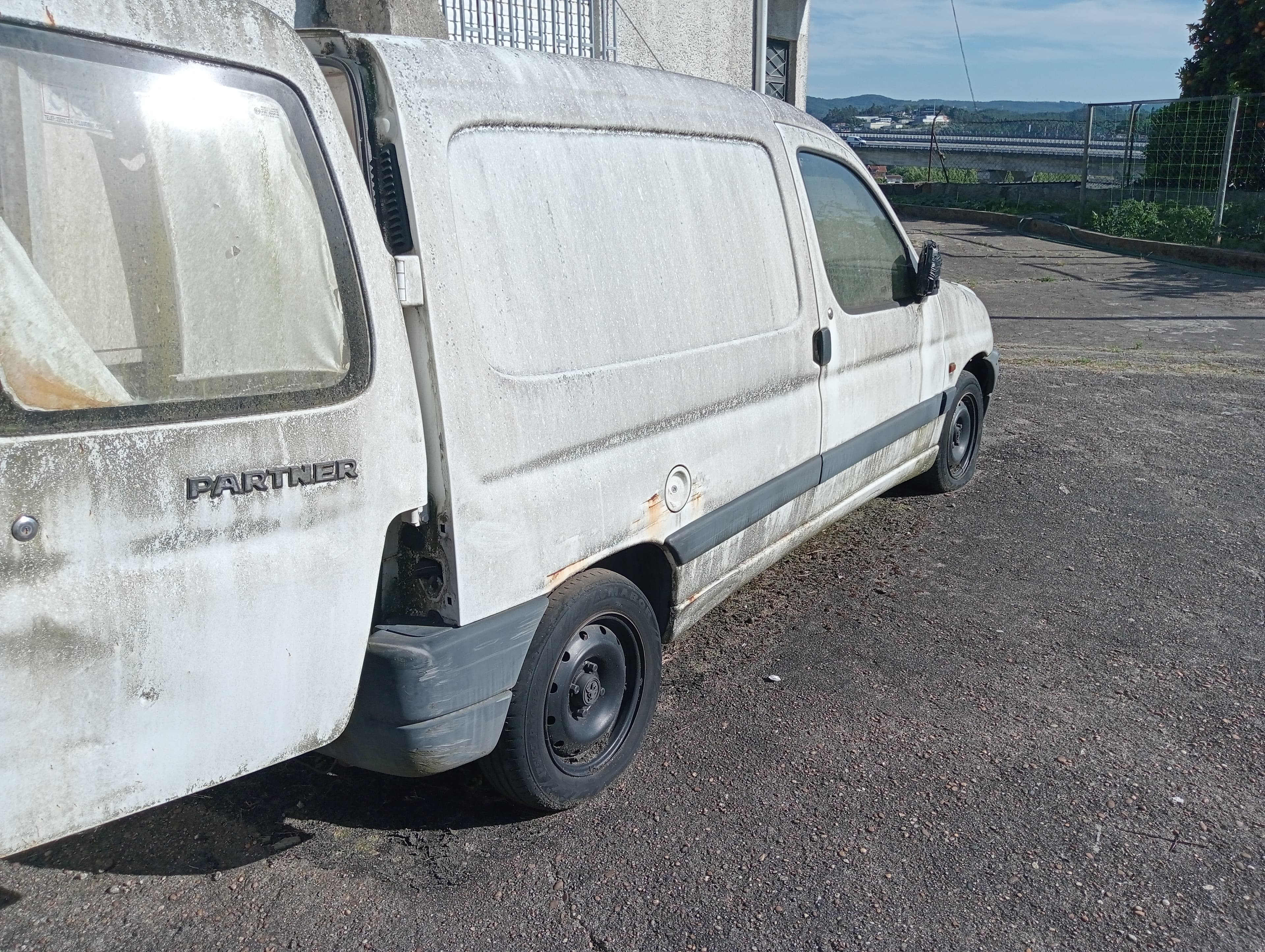 Peugeot Partner 1.8 D · Ano 1998 — imagen 6