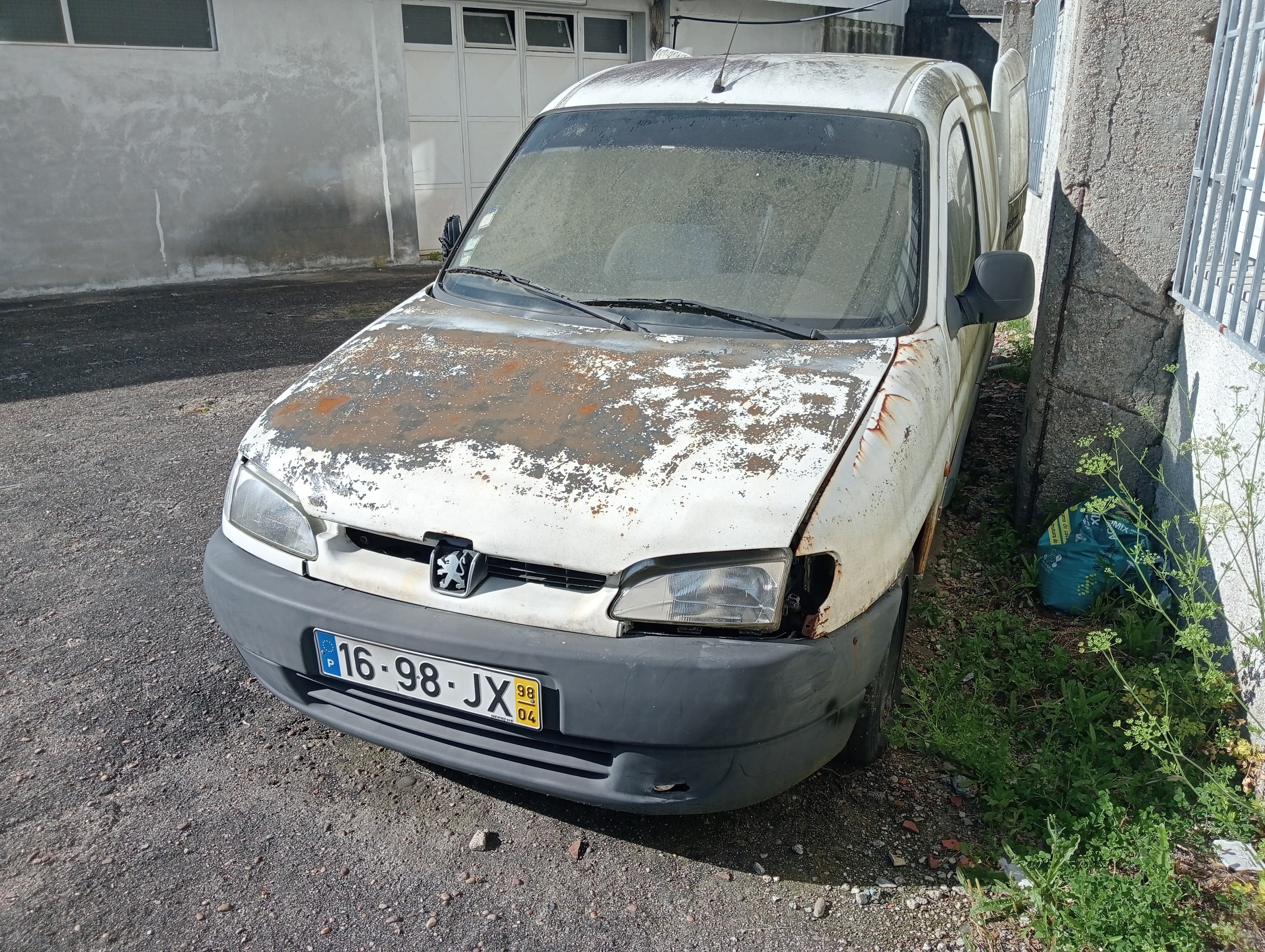 Peugeot Partner 1.8 D · Ano 1998 — imagen 1