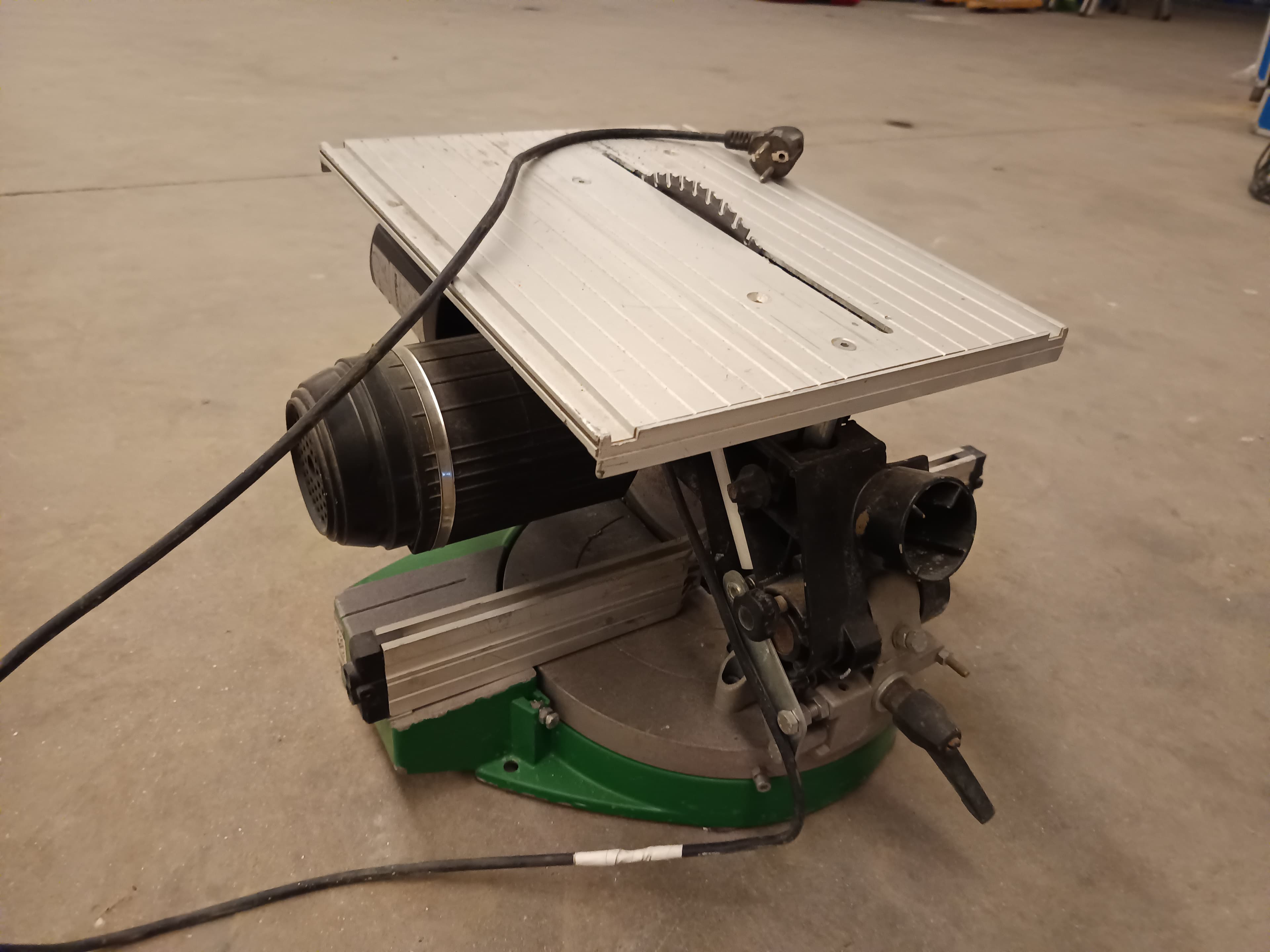 Scie · Visseuse · Machine à poudre — image 3