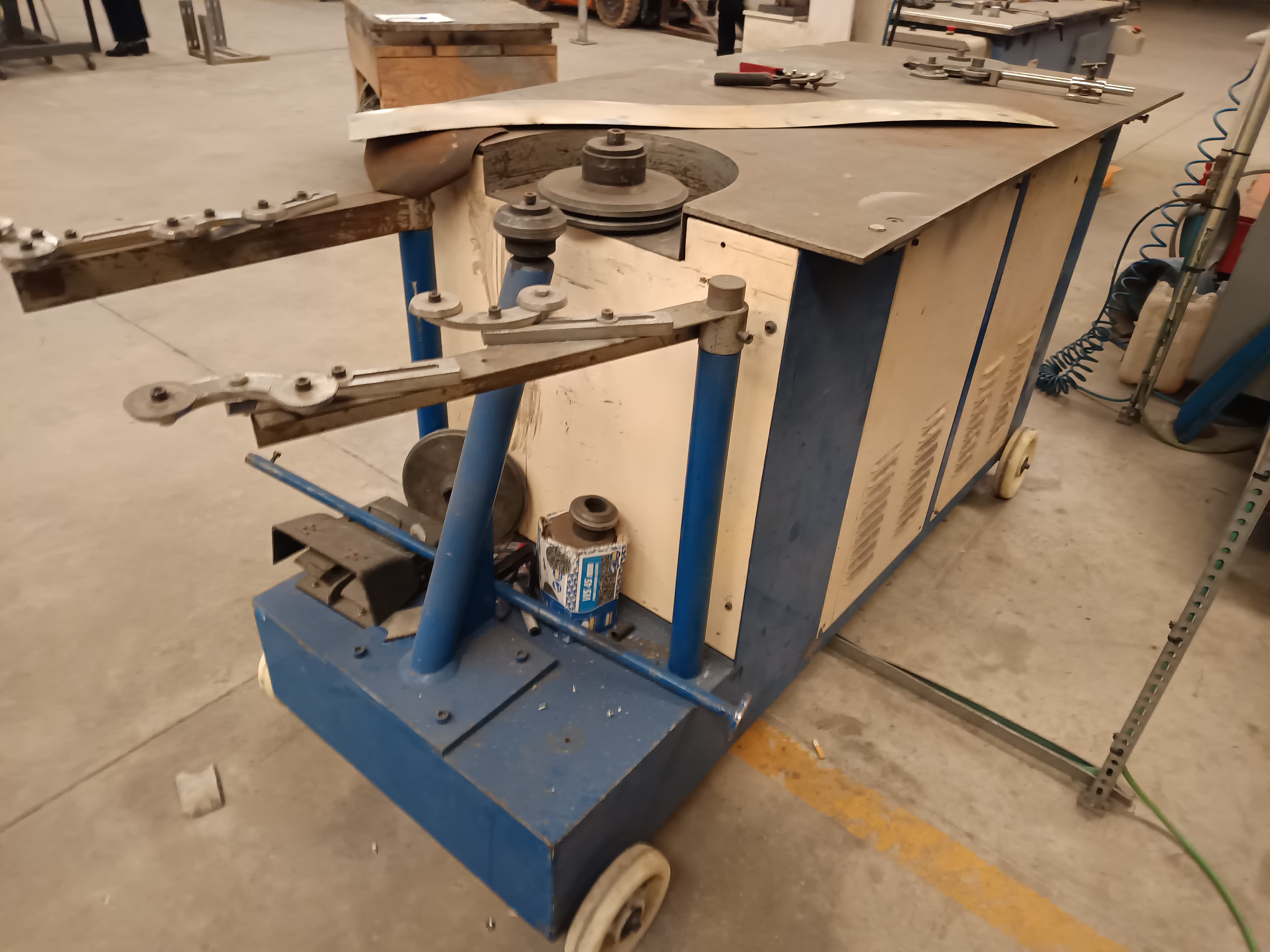 Máquina para Fabrico de Curvas — imagen 1