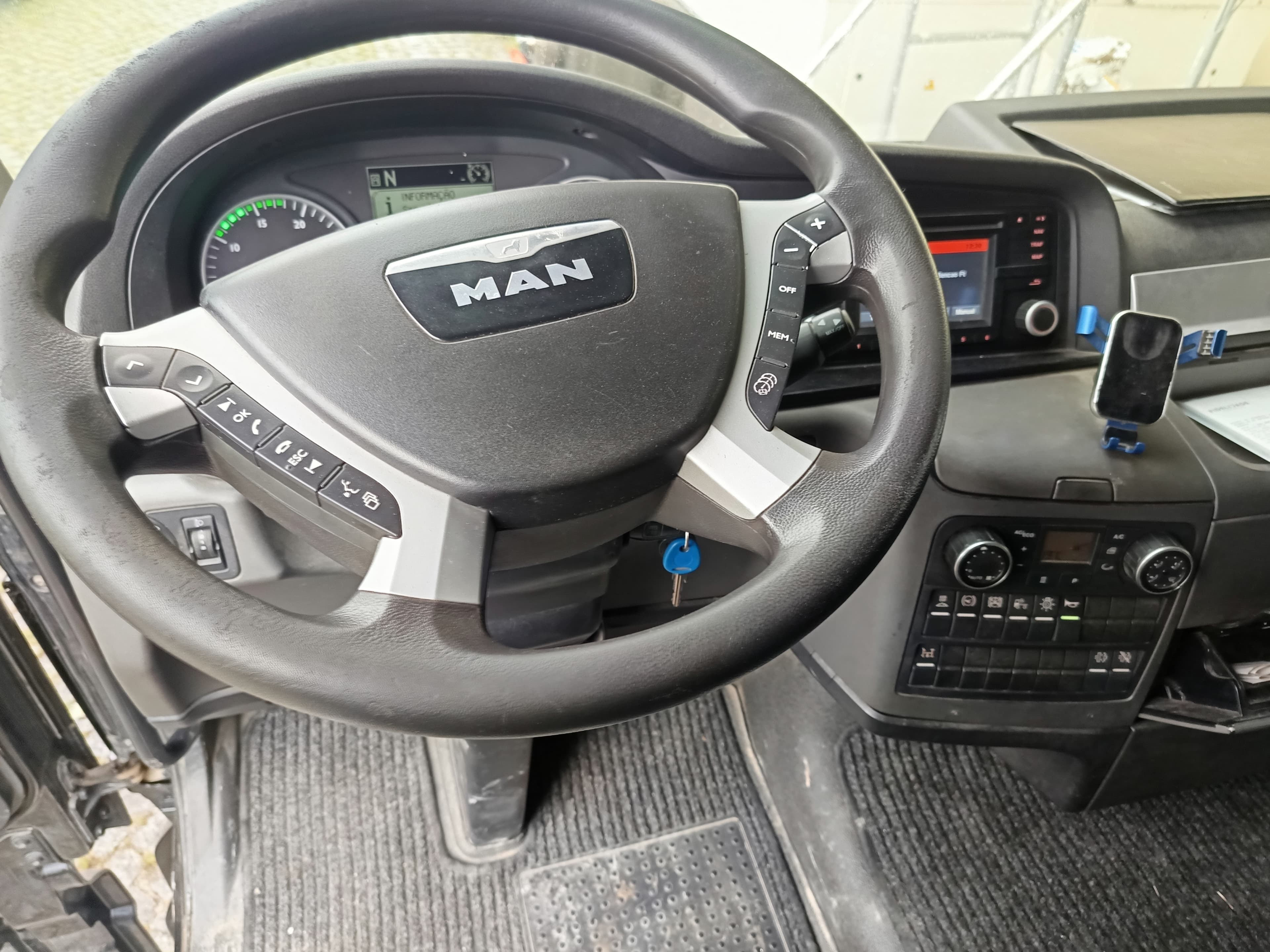 MAN L 2007 46 001 · Ano 2015 — image 25