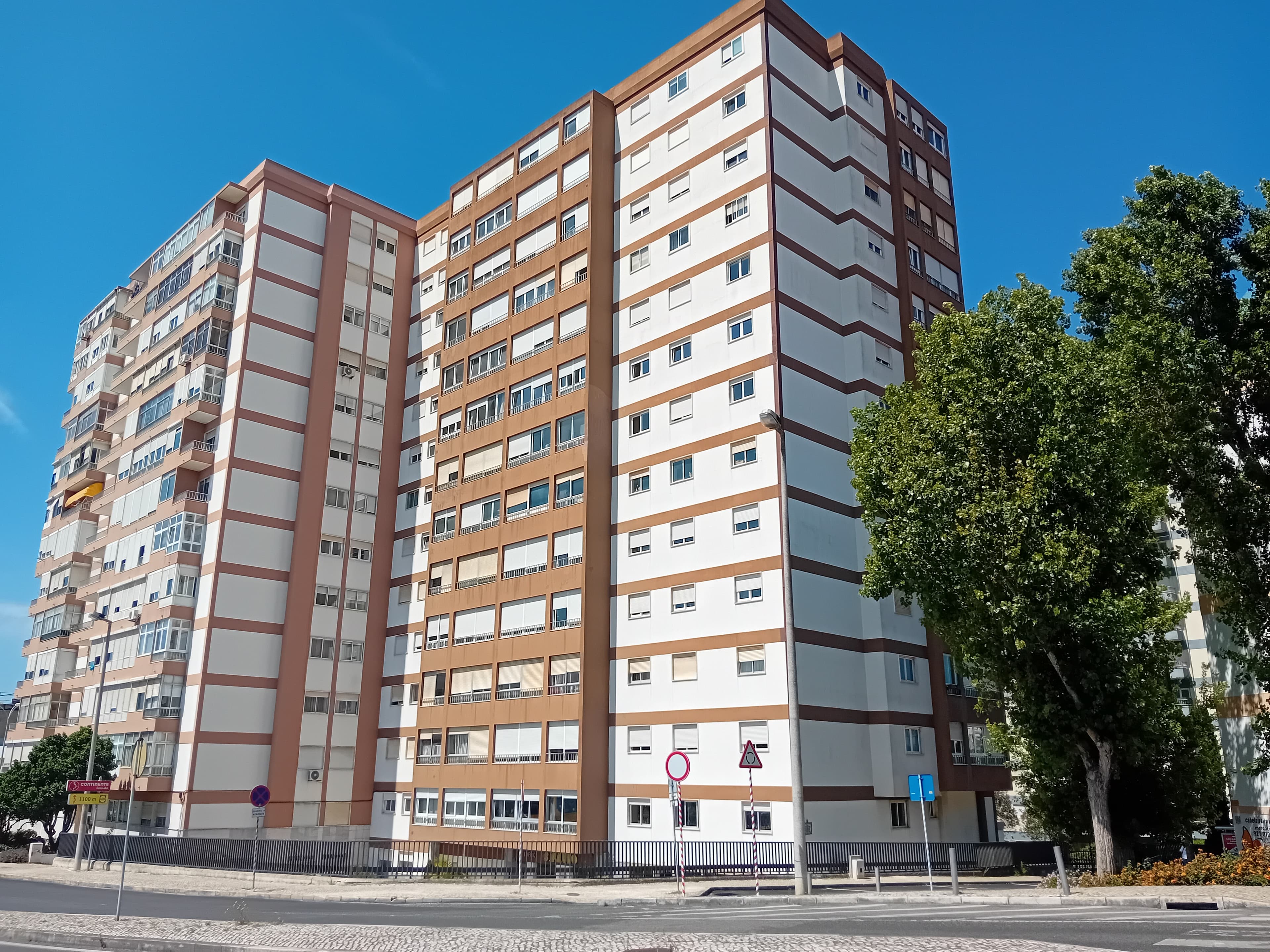 Apartamento T3 + Garagem · Oeiras — imagem 1