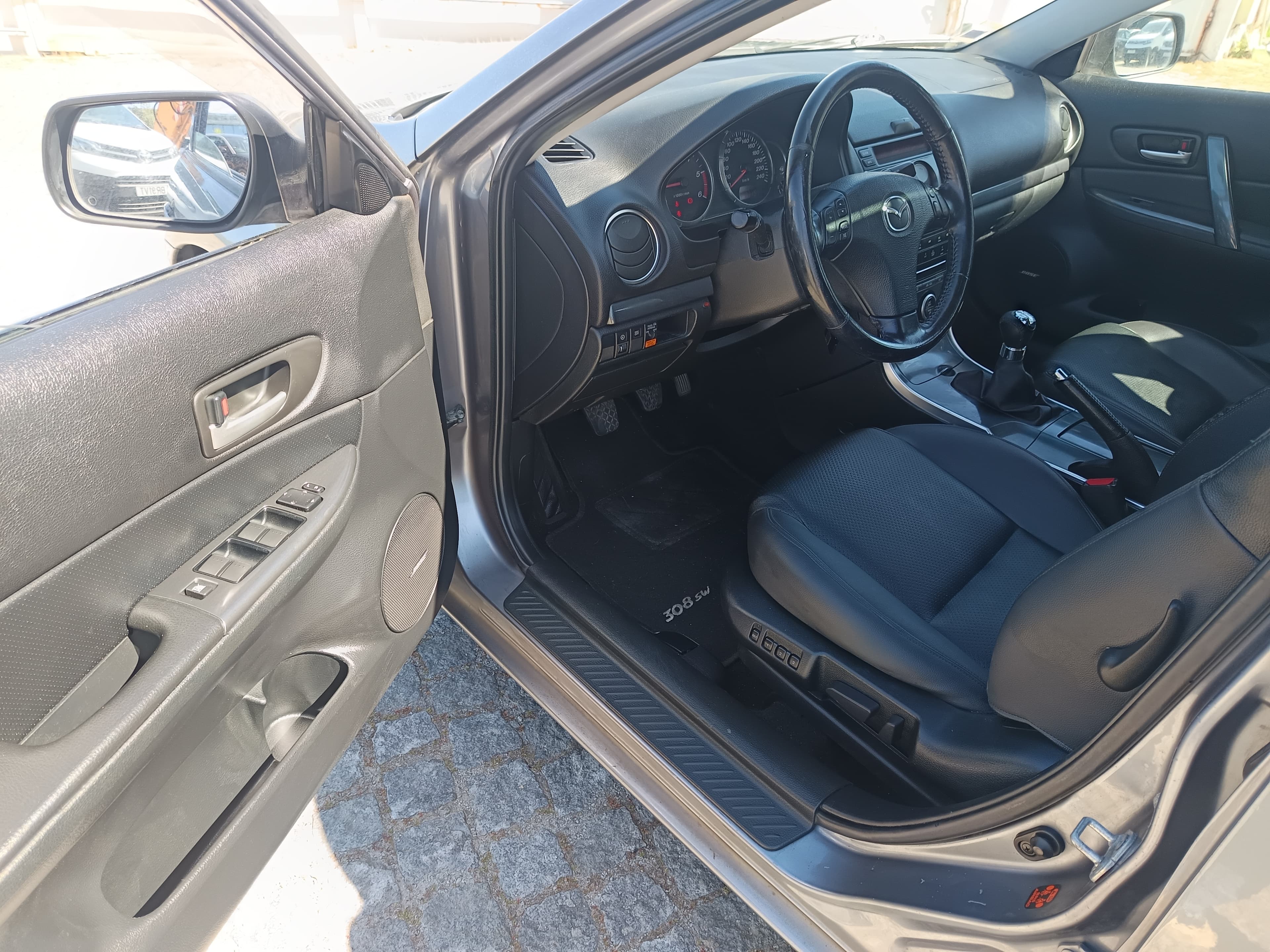 Mazda 6 · Ano 2006 — imagem 29