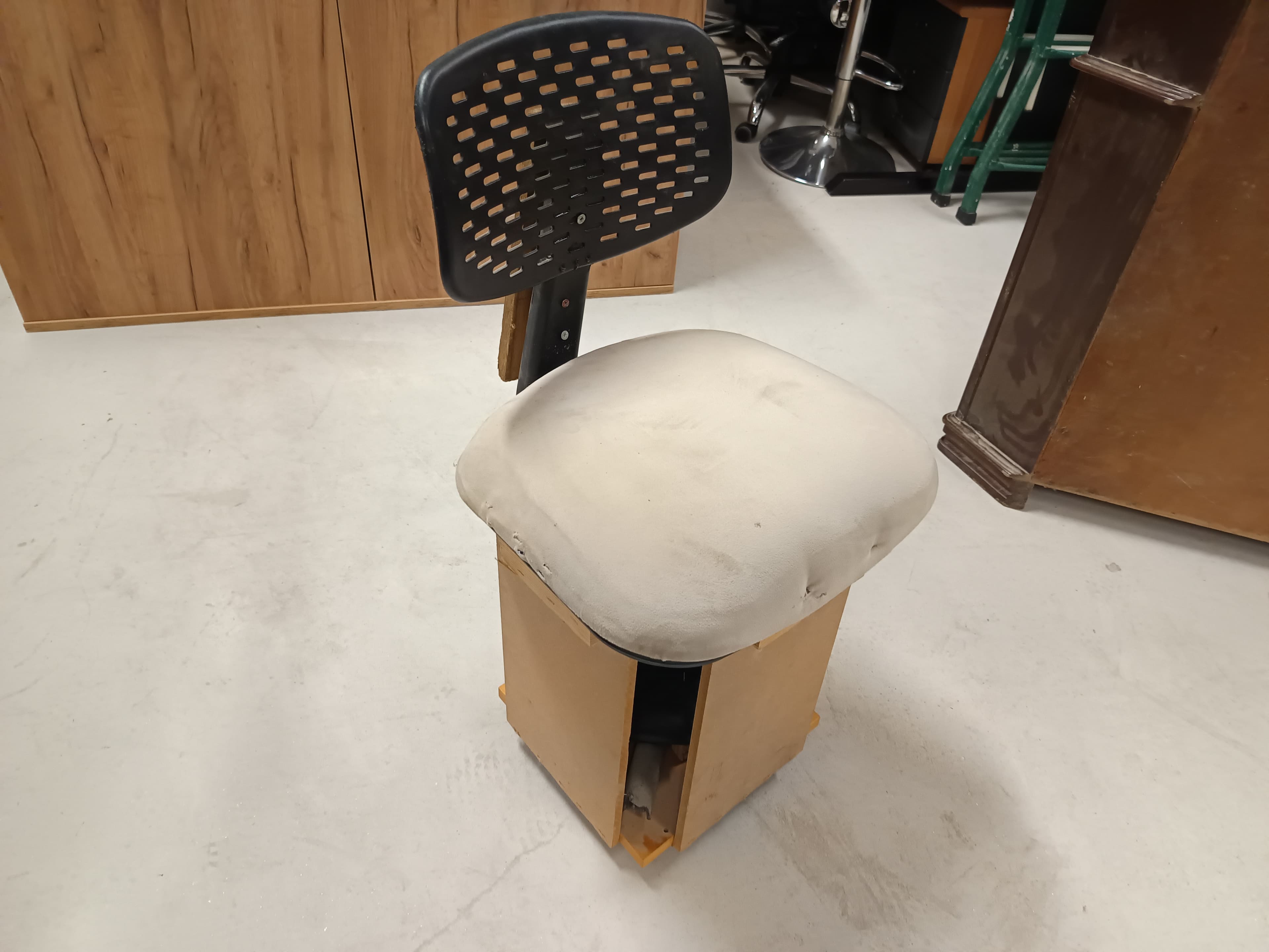 Mobiliário e Equipamentos — imagem 19