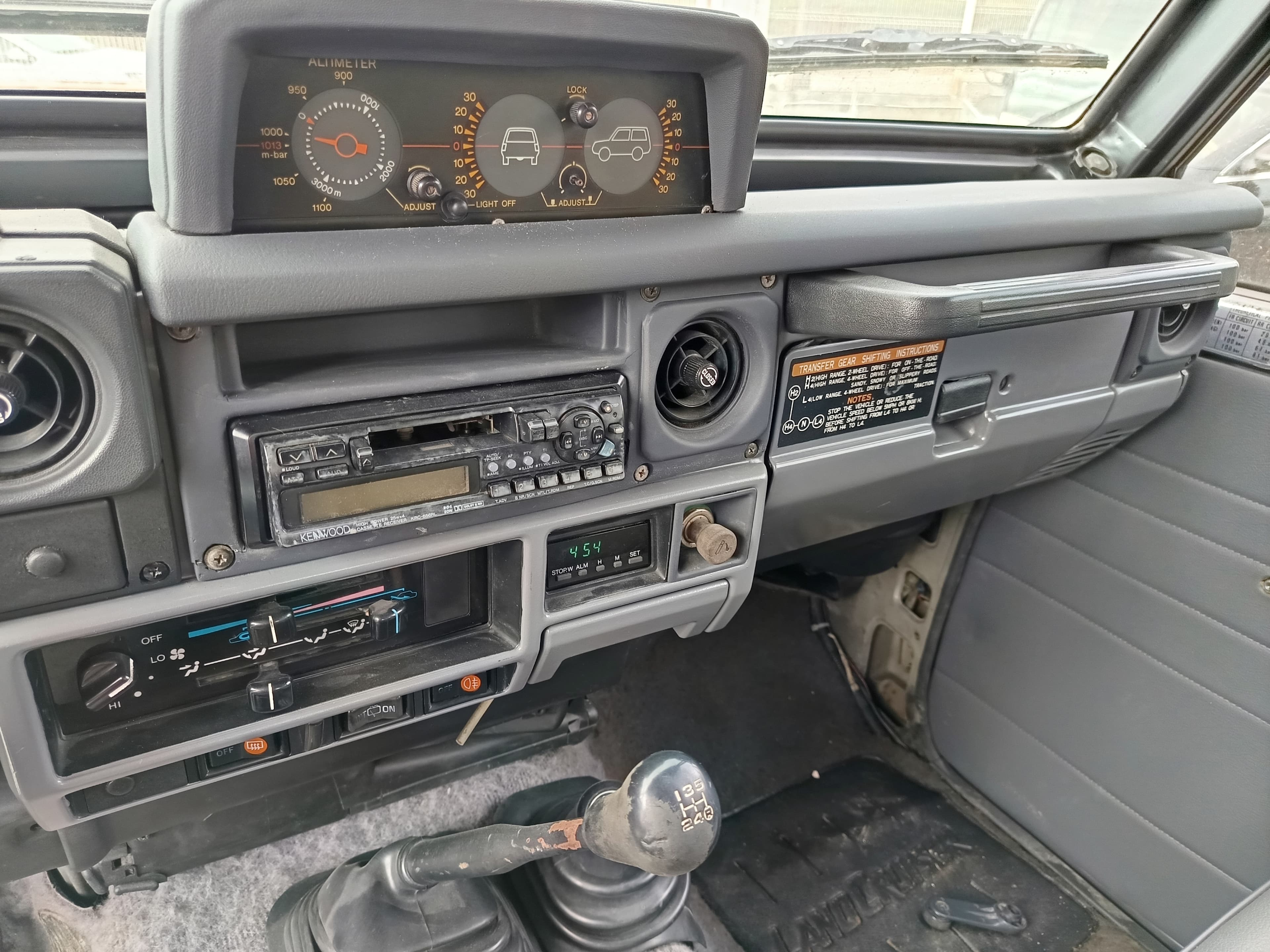 Toyota Land Cruiser 250 Turbo Diesel · Ano 1990 — image 23