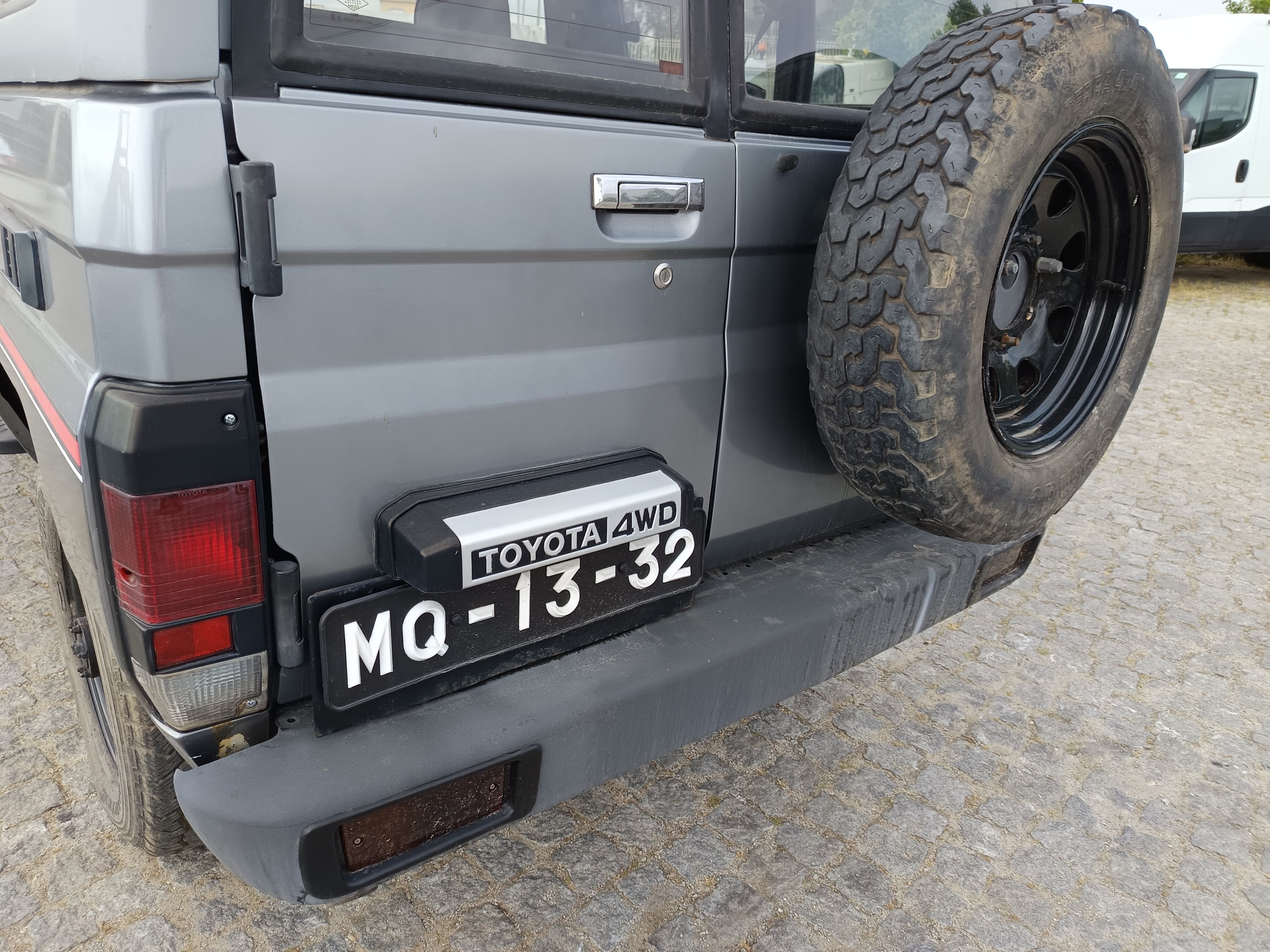 Toyota Land Cruiser 250 Turbo Diesel · Ano 1990 — image 7