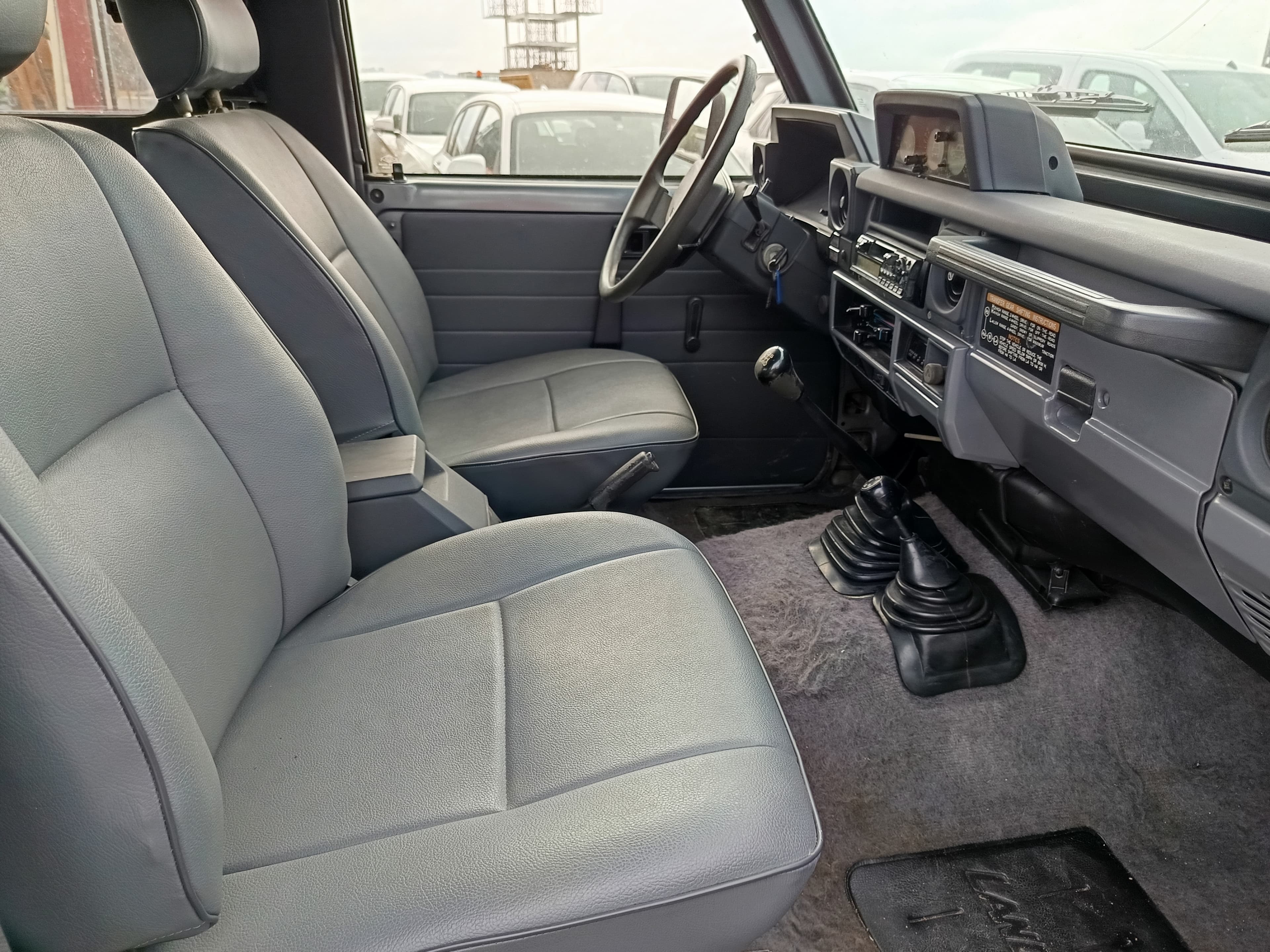 Toyota Land Cruiser 250 Turbo Diesel · Ano 1990 — image 16