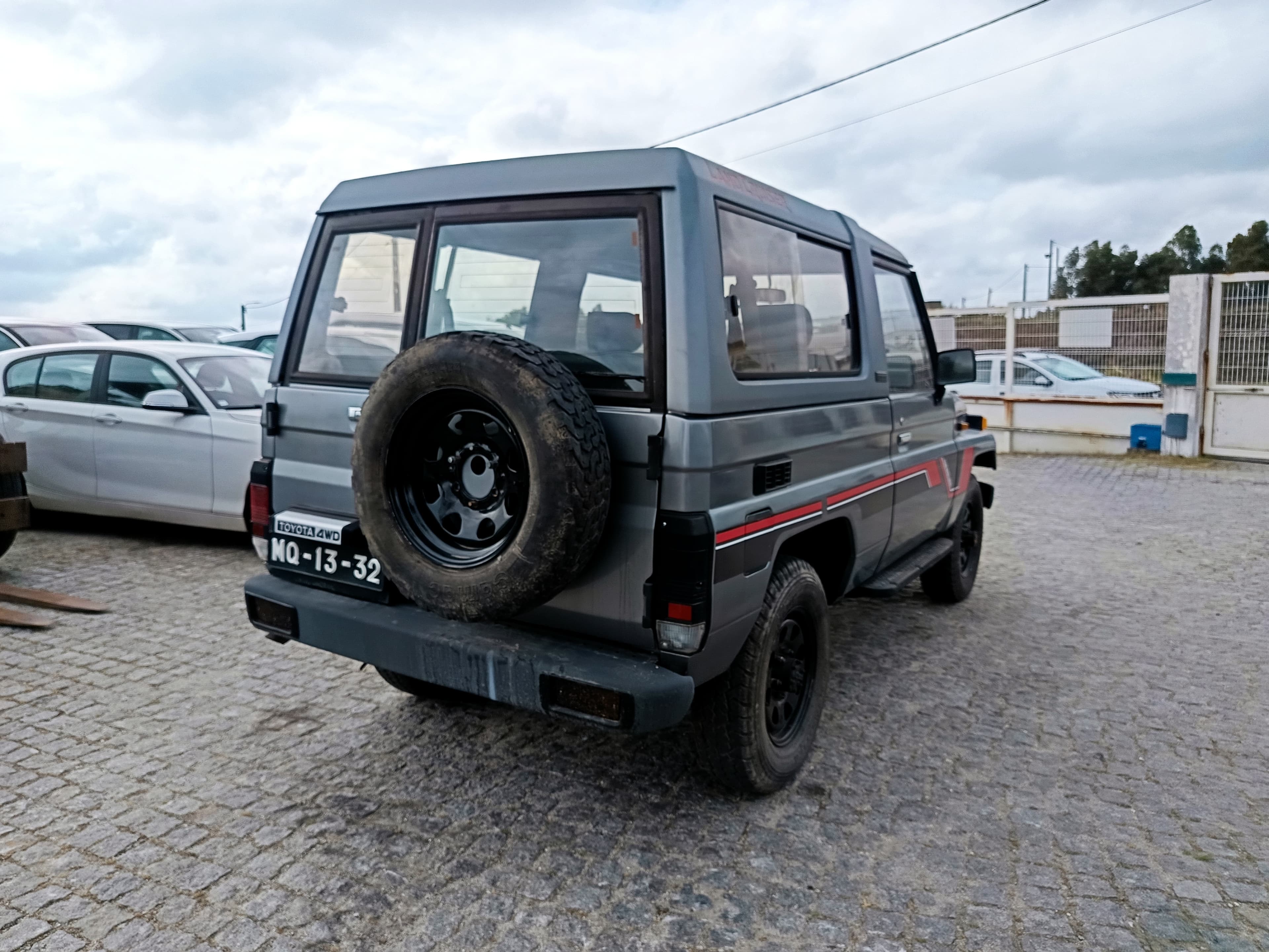 Toyota Land Cruiser 250 Turbo Diesel · Ano 1990 — image 4