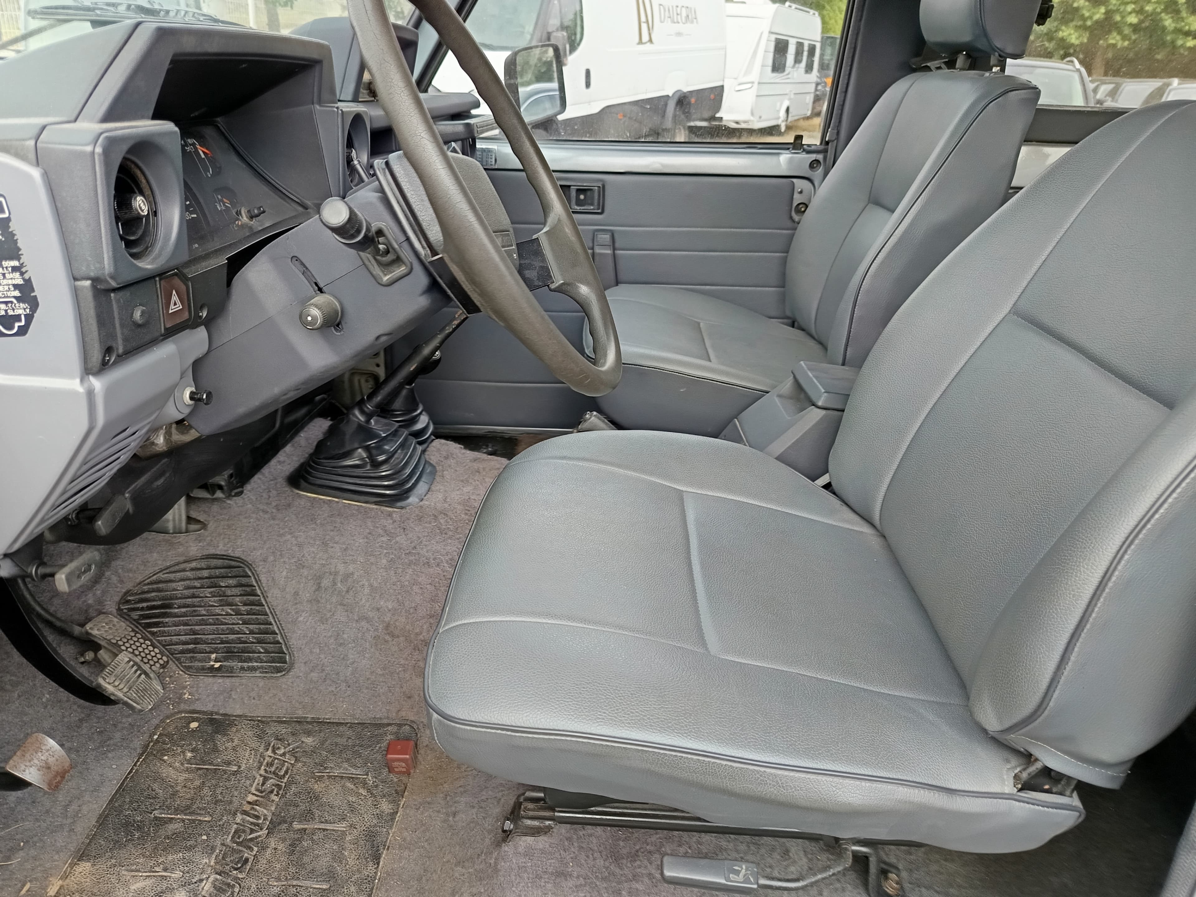 Toyota Land Cruiser 250 Turbo Diesel · Ano 1990 — image 20