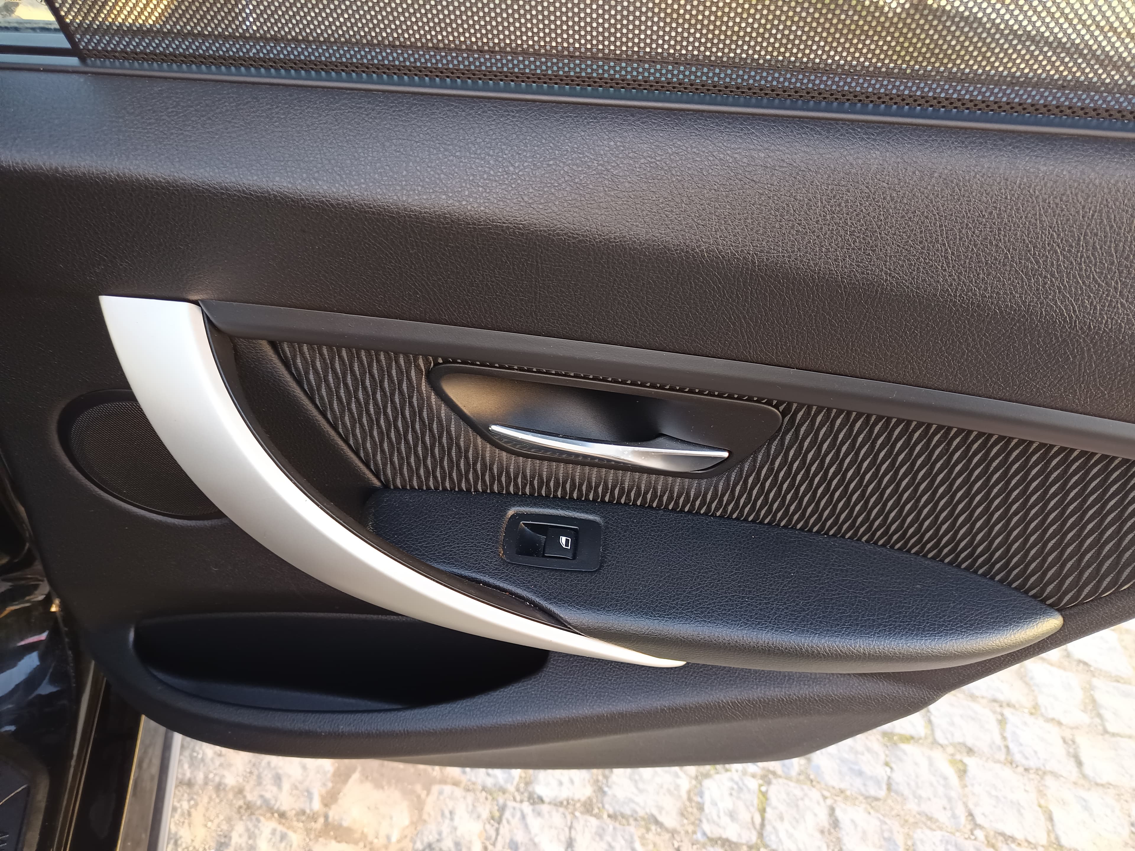 BMW 318d · Ano 2012 — imagem 26