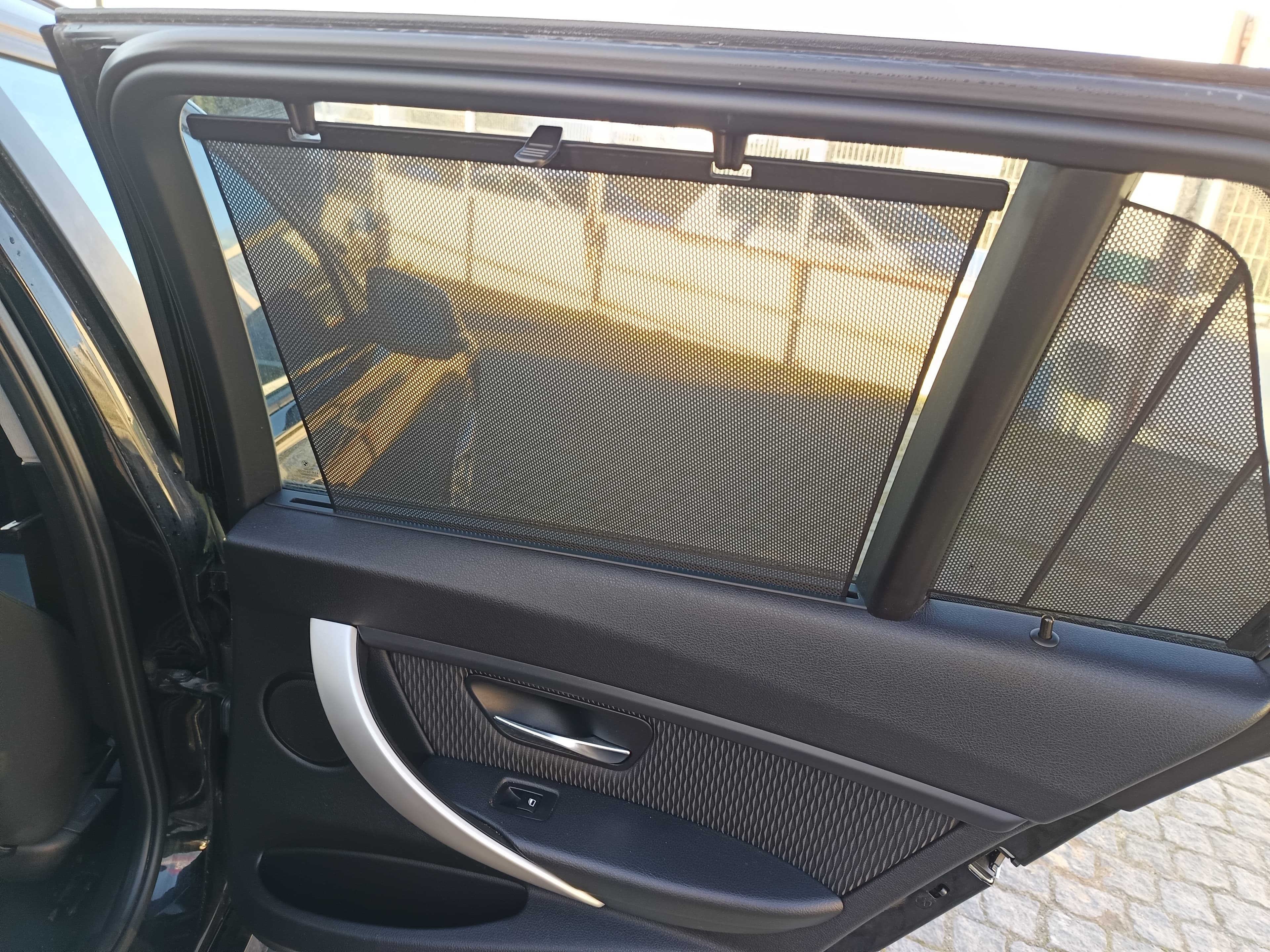 BMW 318d · Ano 2012 — imagem 27