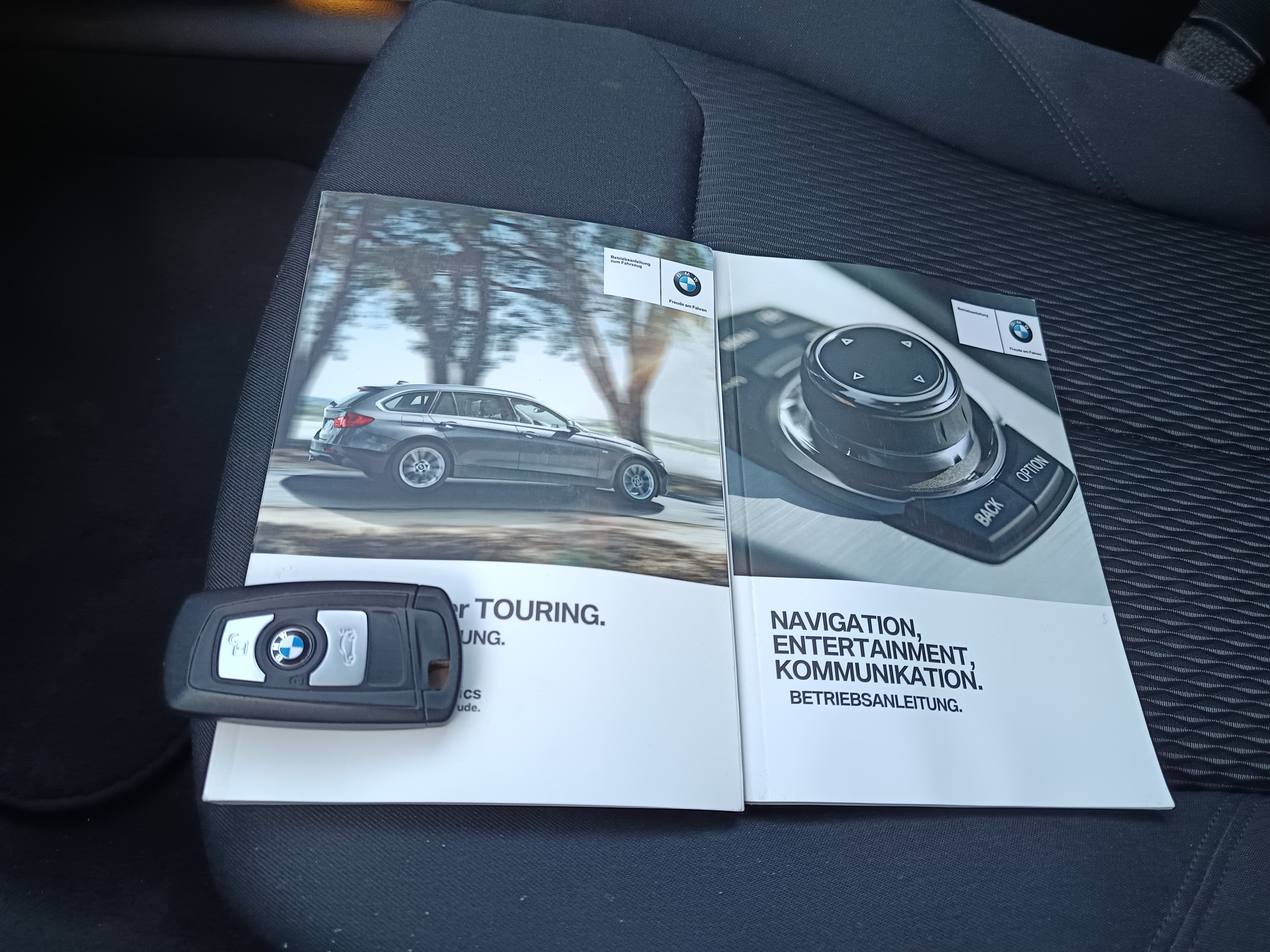 BMW 318d · Ano 2012 — imagem 52