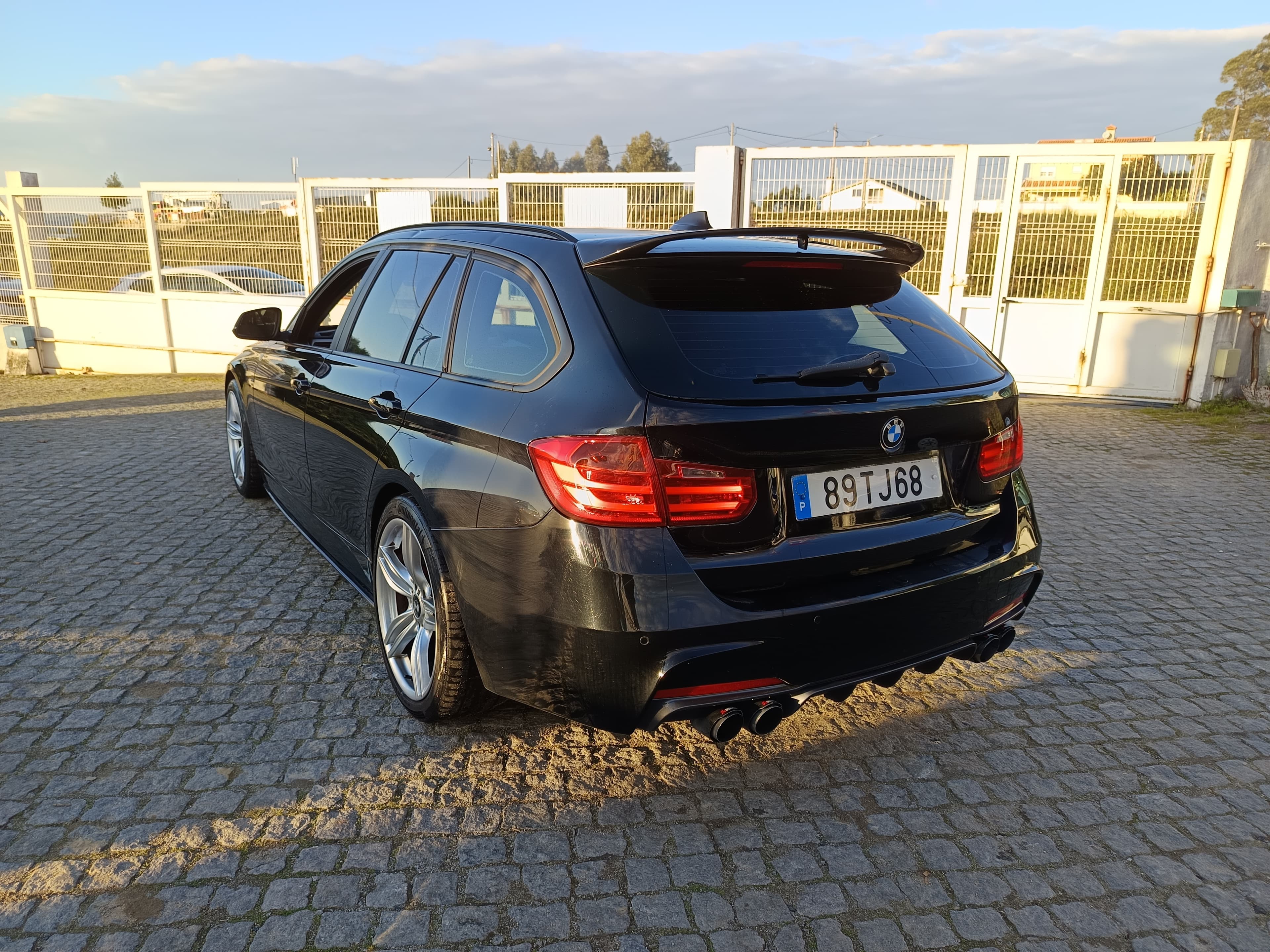 BMW 318d · Ano 2012 — imagem 7