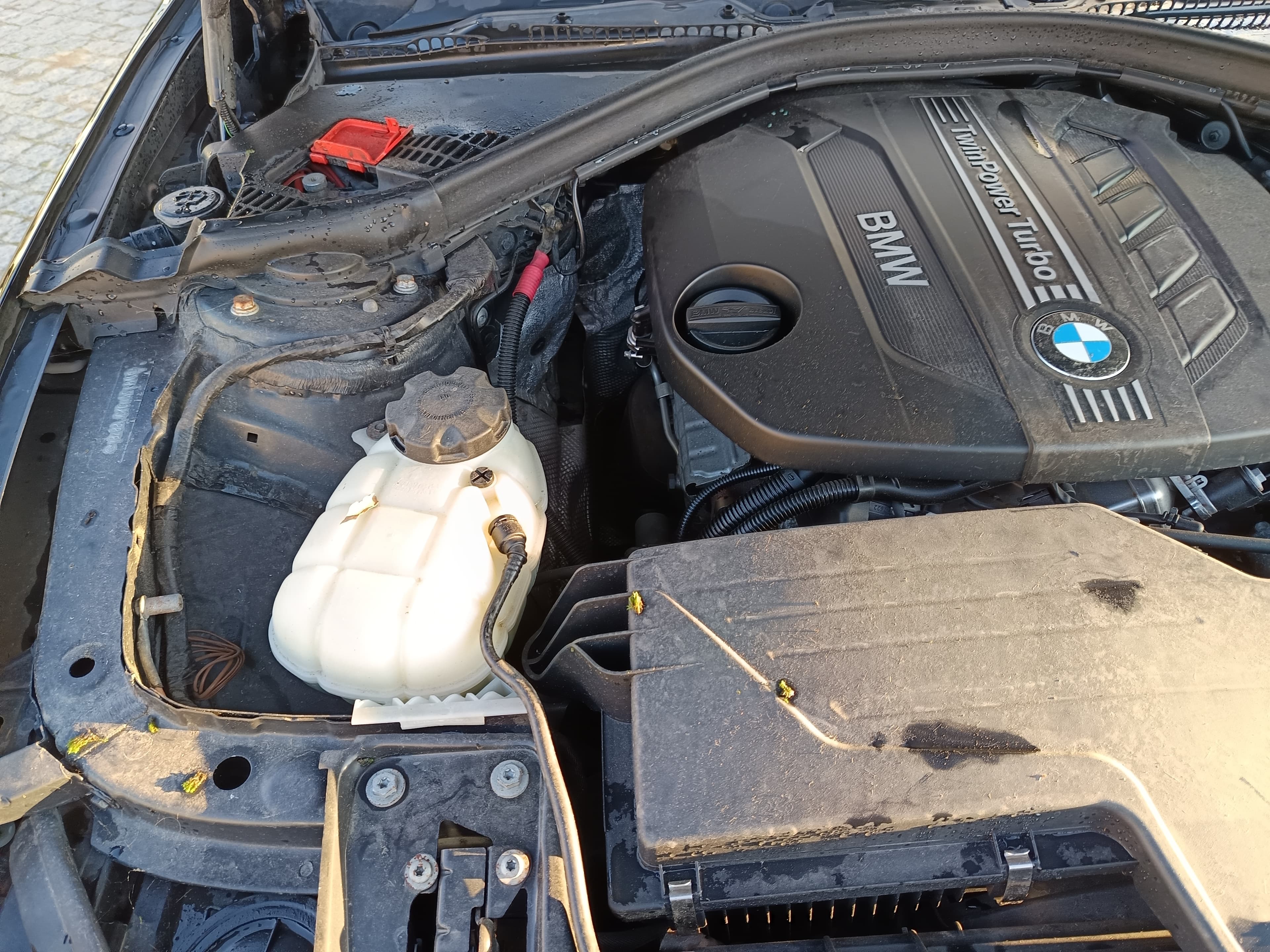 BMW 318d · Ano 2012 — imagem 19