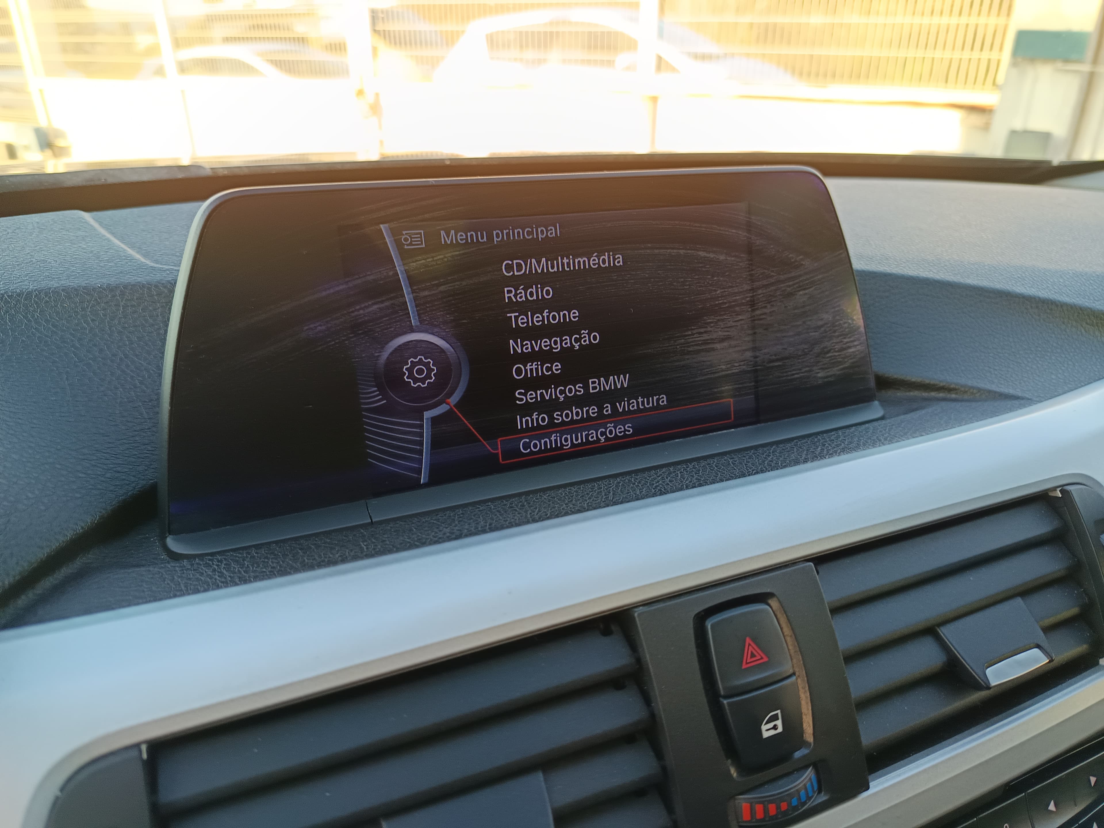 BMW 318d · Ano 2012 — imagem 43