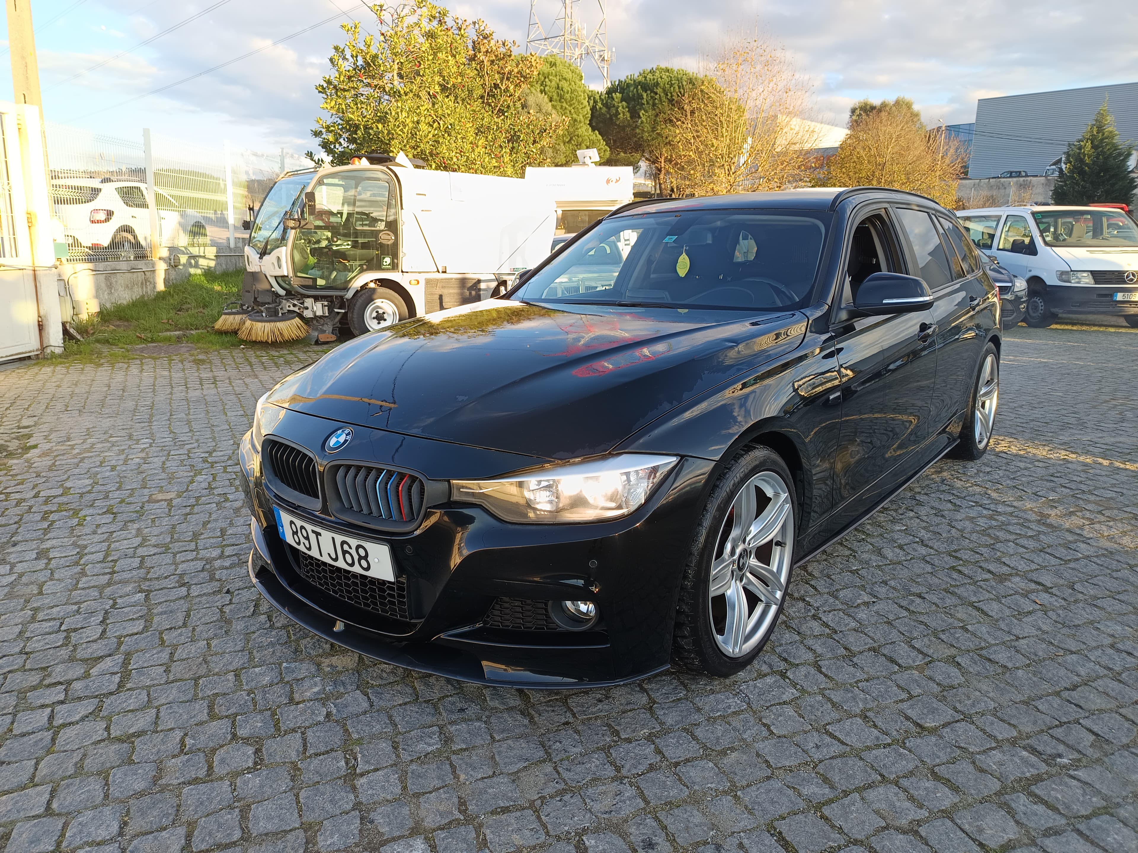 BMW 318d · Ano 2012 — imagem 1
