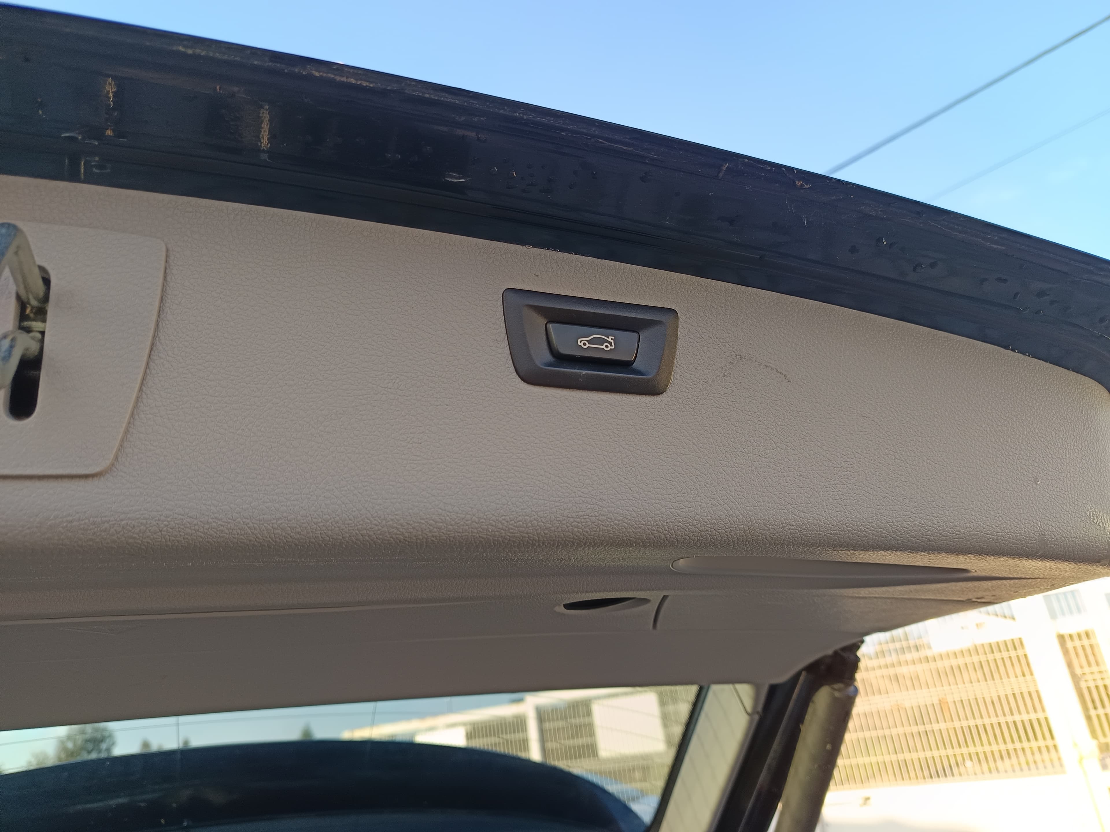 BMW 318d · Ano 2012 — imagem 23