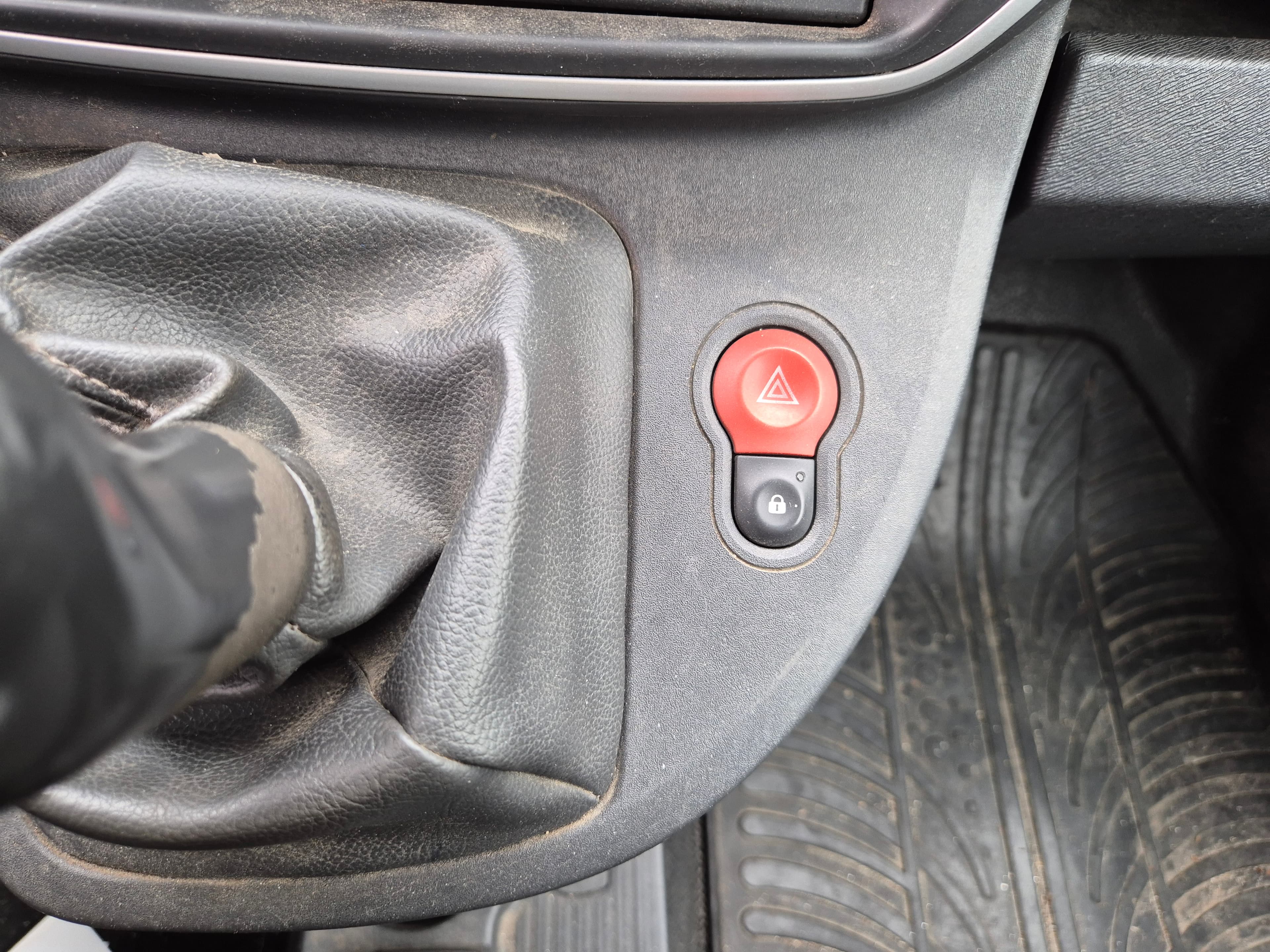 Renault Kangoo · Ano 2015 — imagem 27