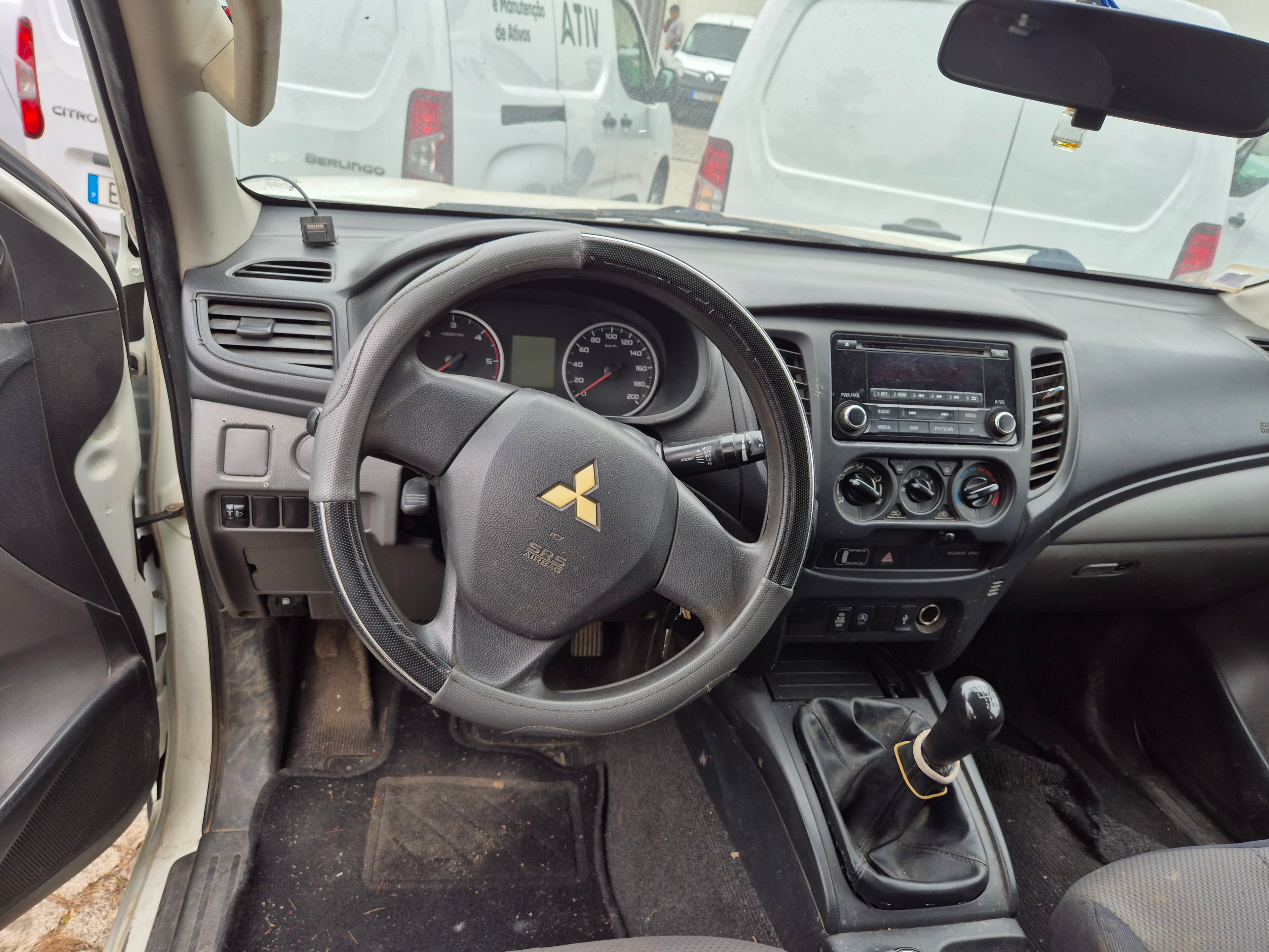 Mitsubishi L200 · Ano 2015 — imagem 18