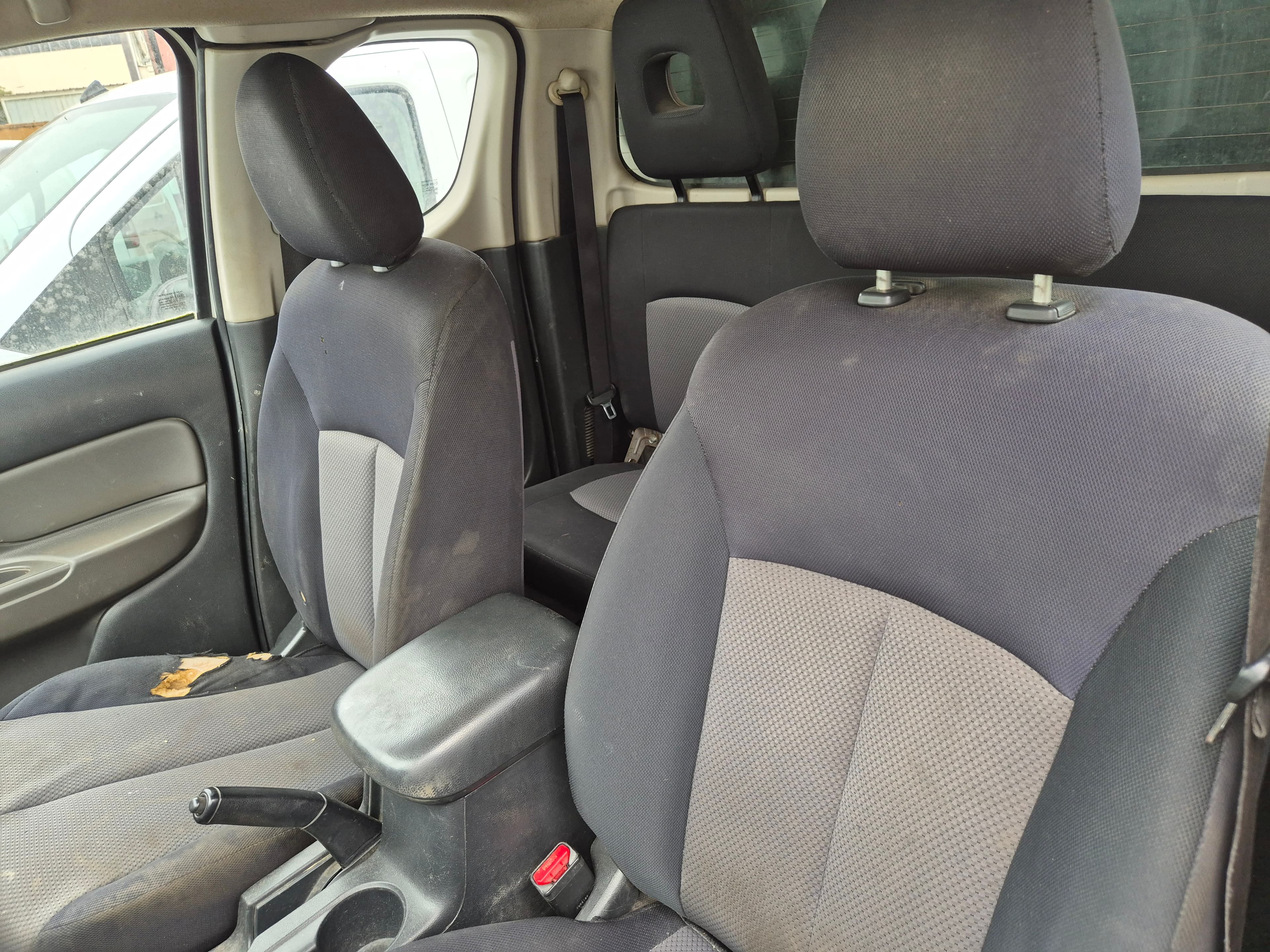 Mitsubishi L200 · Ano 2015 — imagem 15